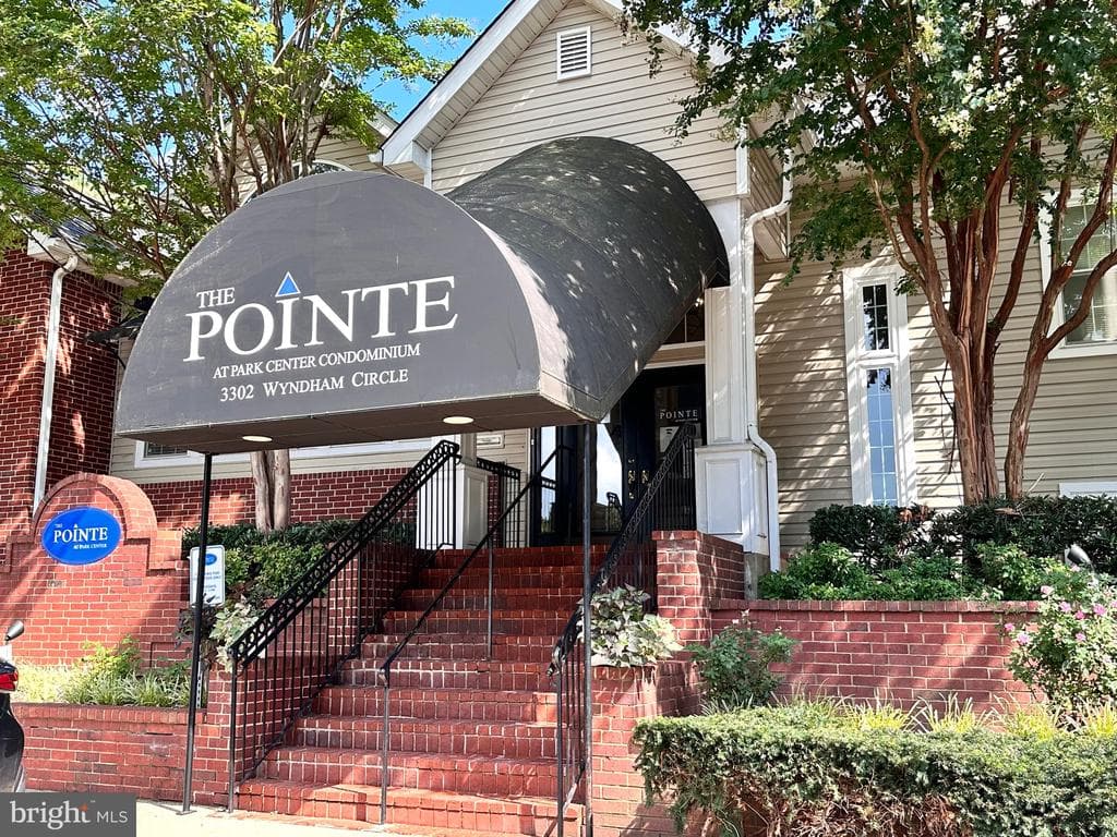 3313 Wyndham Circle #3209, Alexandria