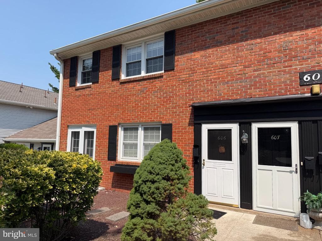 607 S Yardley Cmns Street, Yardley