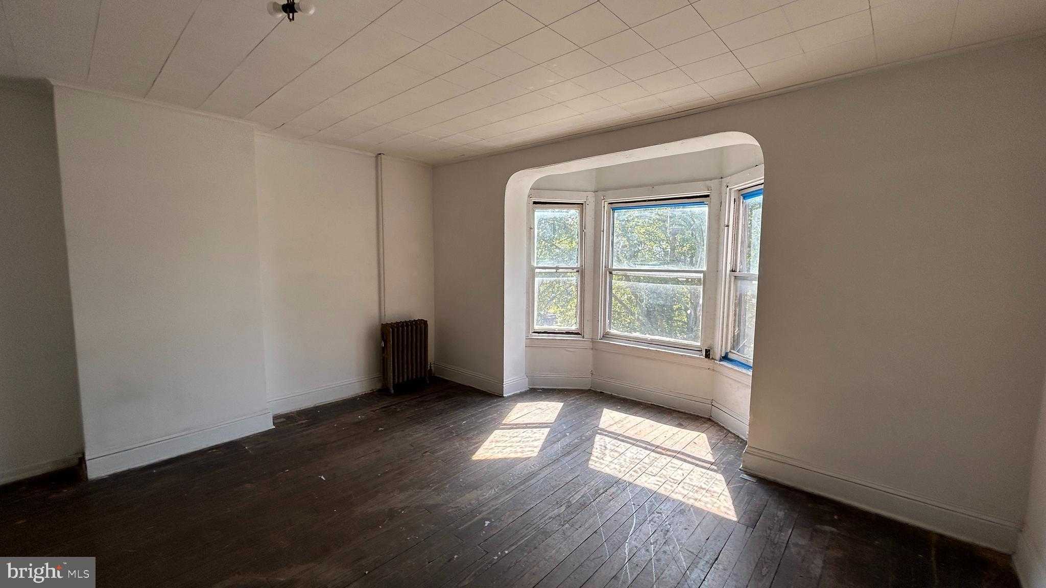 555 Madison Ave photo 21