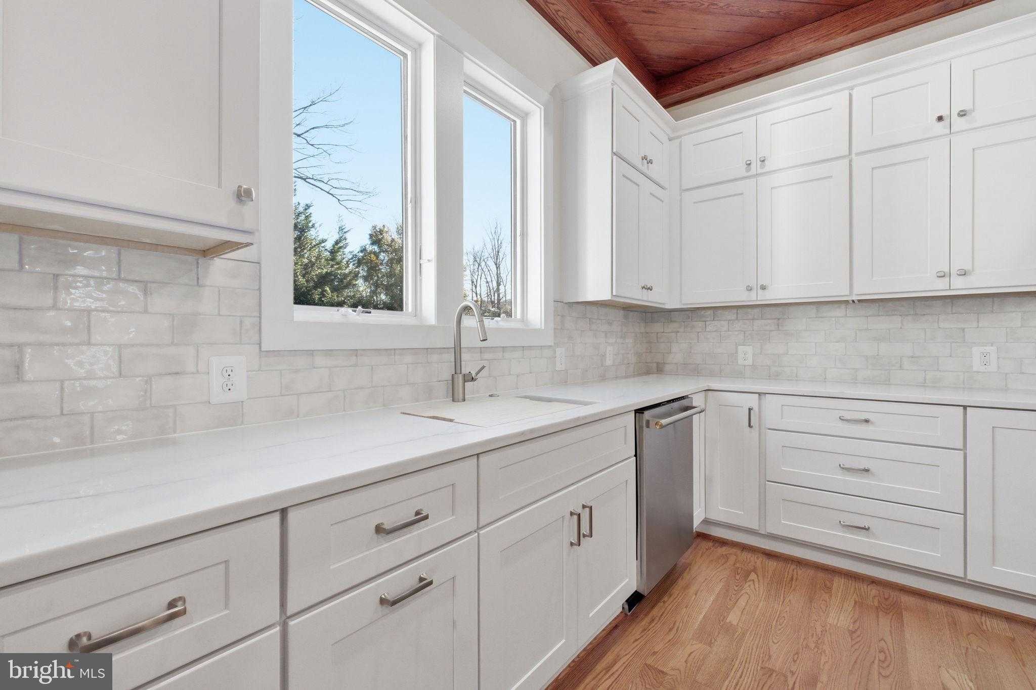 7631 Lisle Ave photo 17