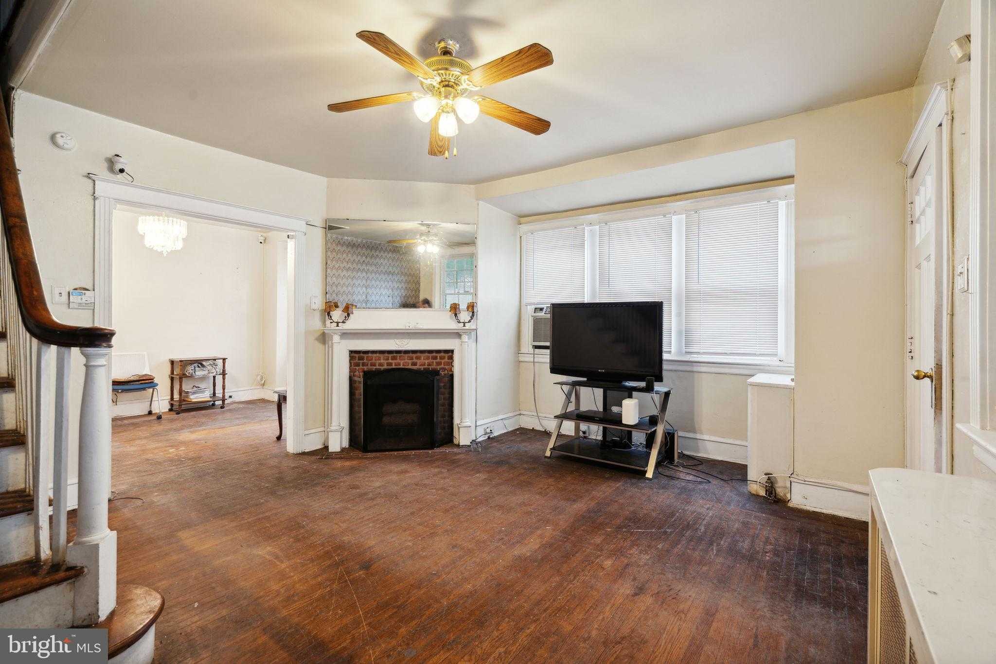5033 N Smedley St photo 8
