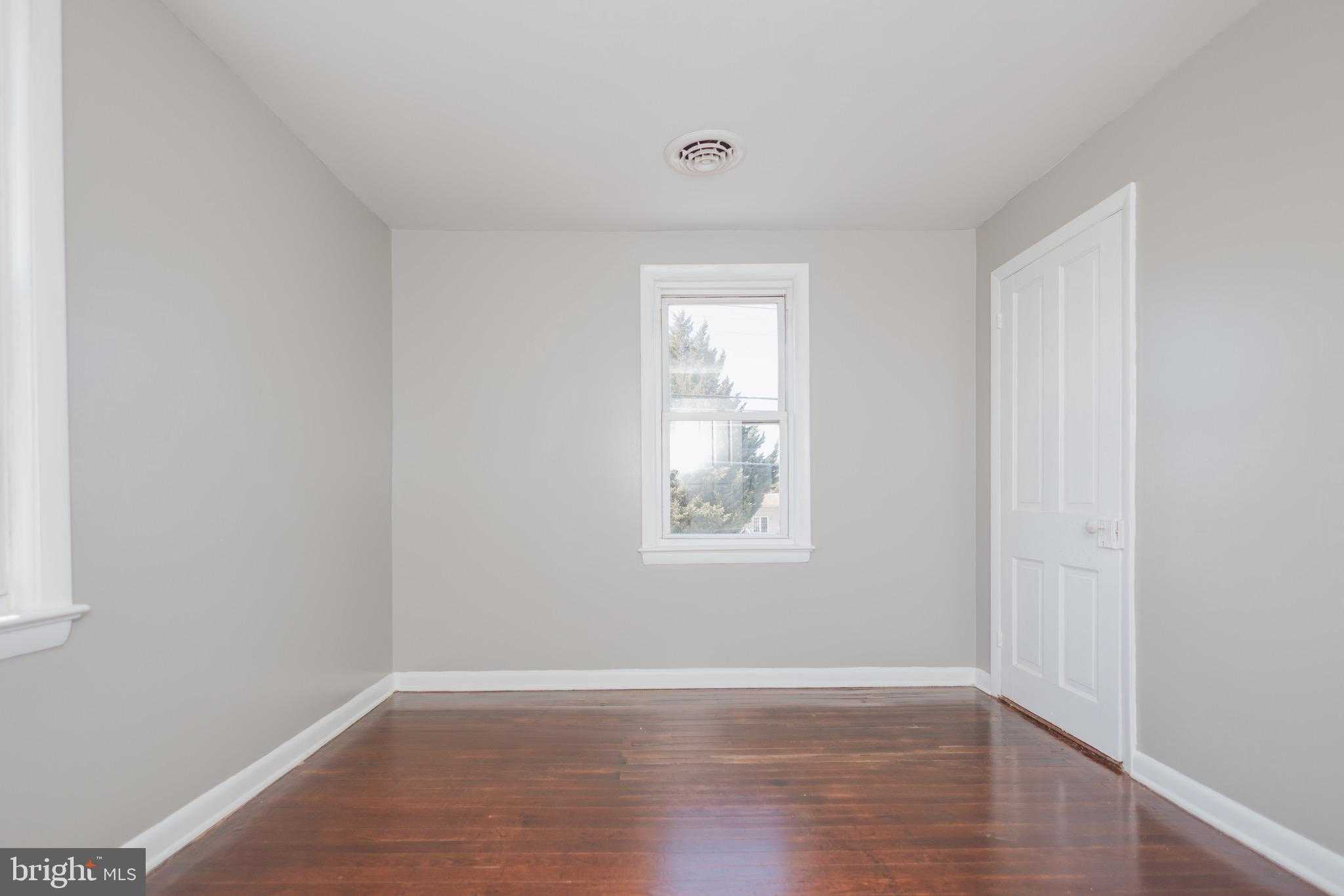 203 S George St photo 20