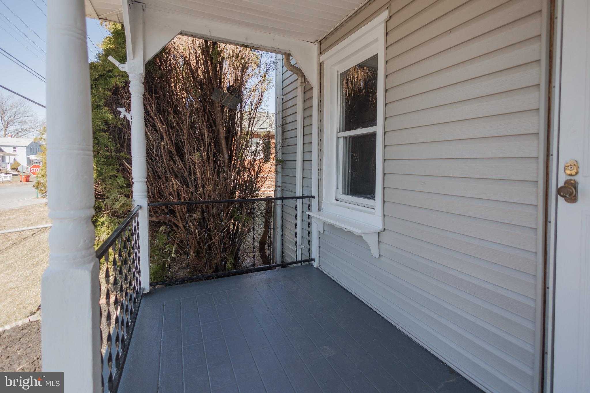 203 S George St photo 4
