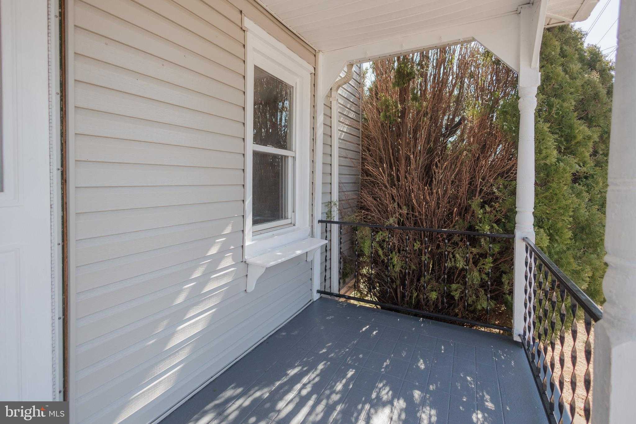 203 S George St photo 5