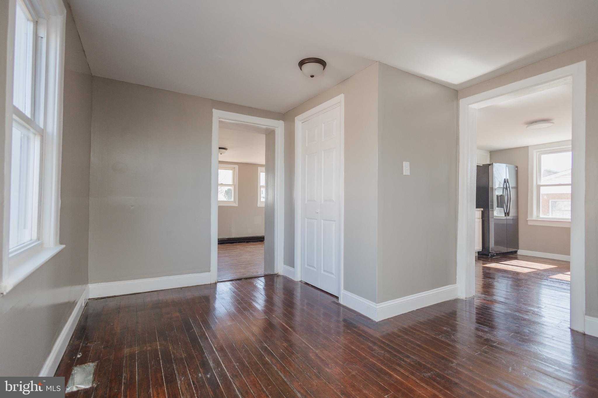 203 S George St photo 8