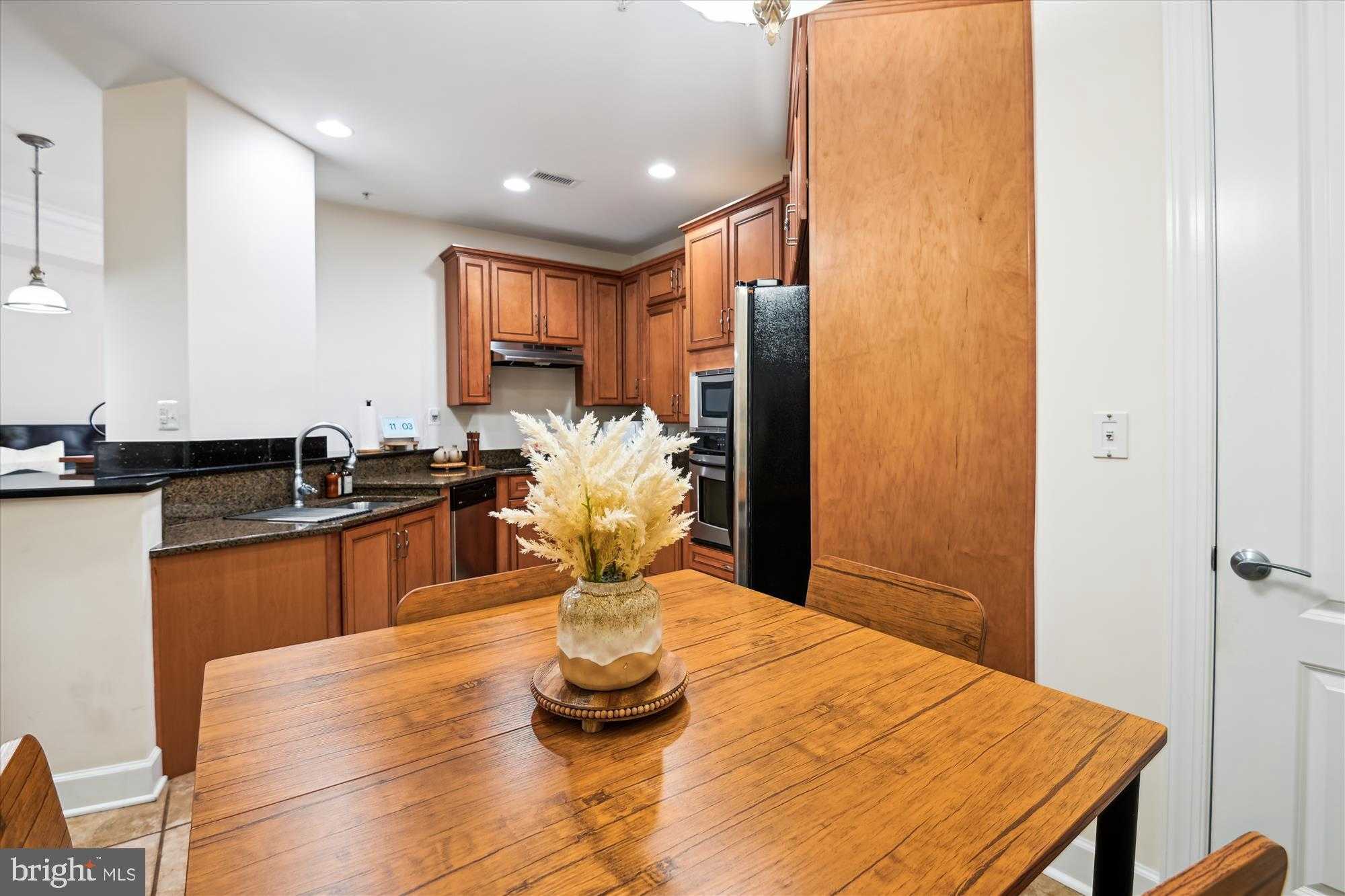 1915 Towne Centre Blvd Unit 402 photo 11