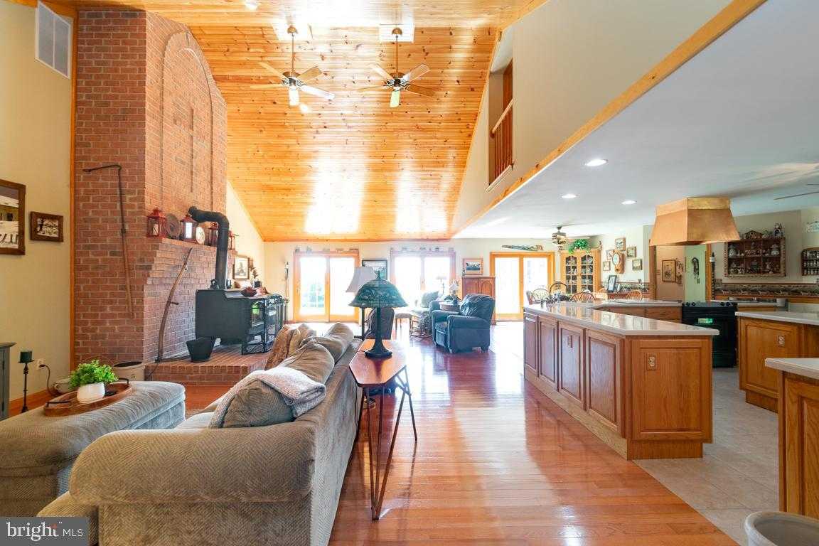 613 Hanover Pike photo 12