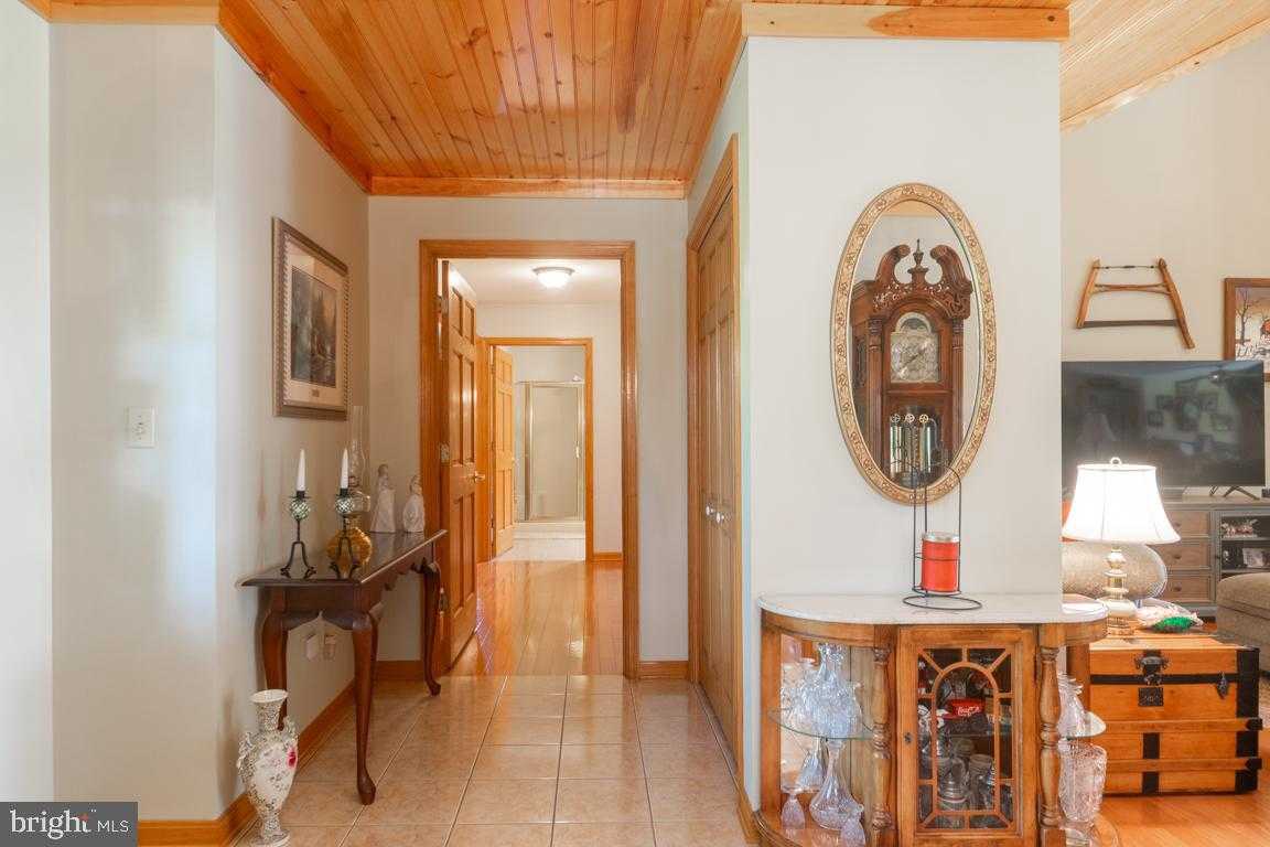 613 Hanover Pike photo 22