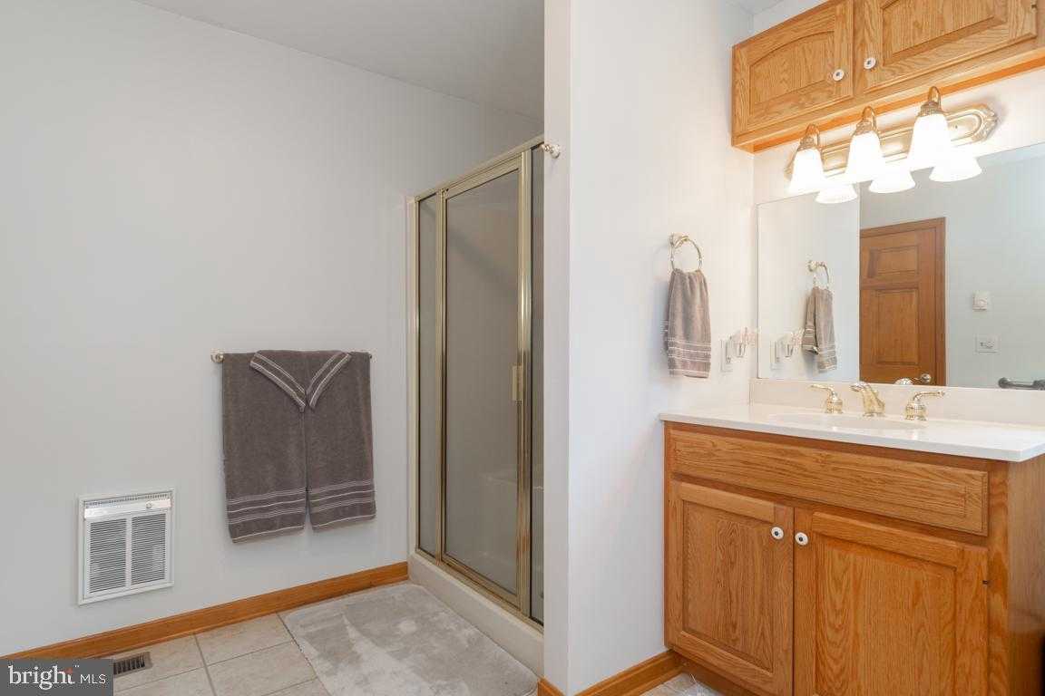 613 Hanover Pike photo 32
