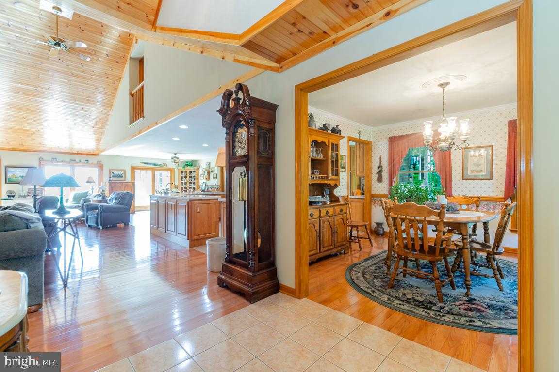 613 Hanover Pike photo 9