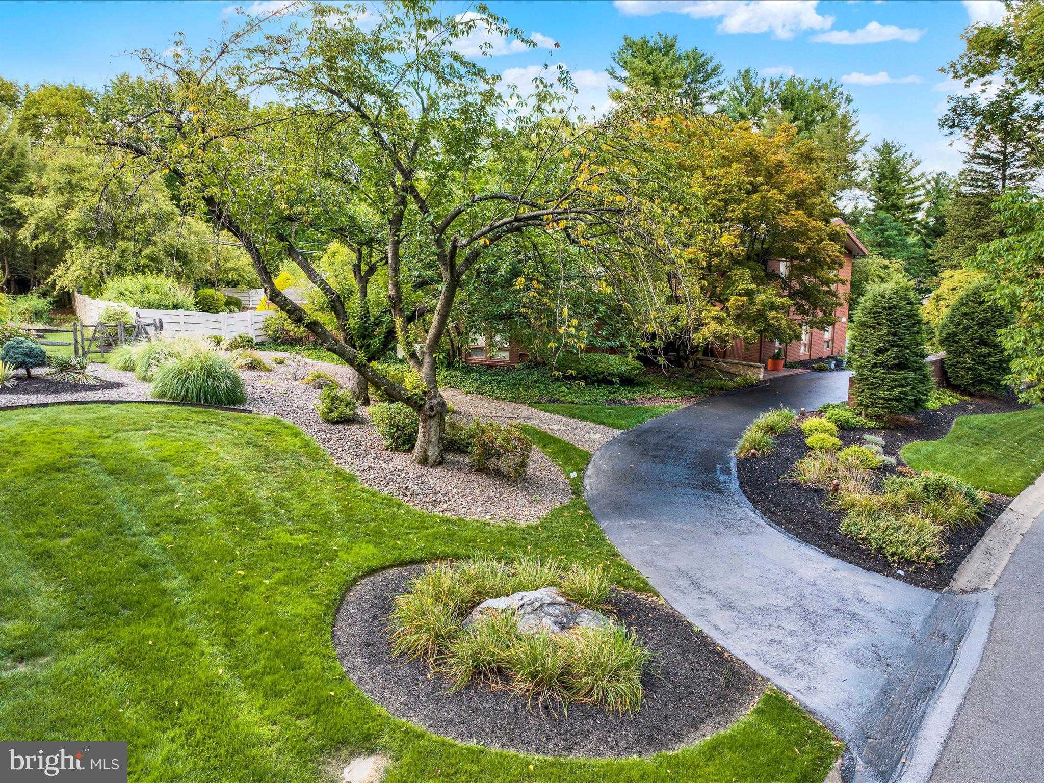 1617 Meadowlark Rd photo 4