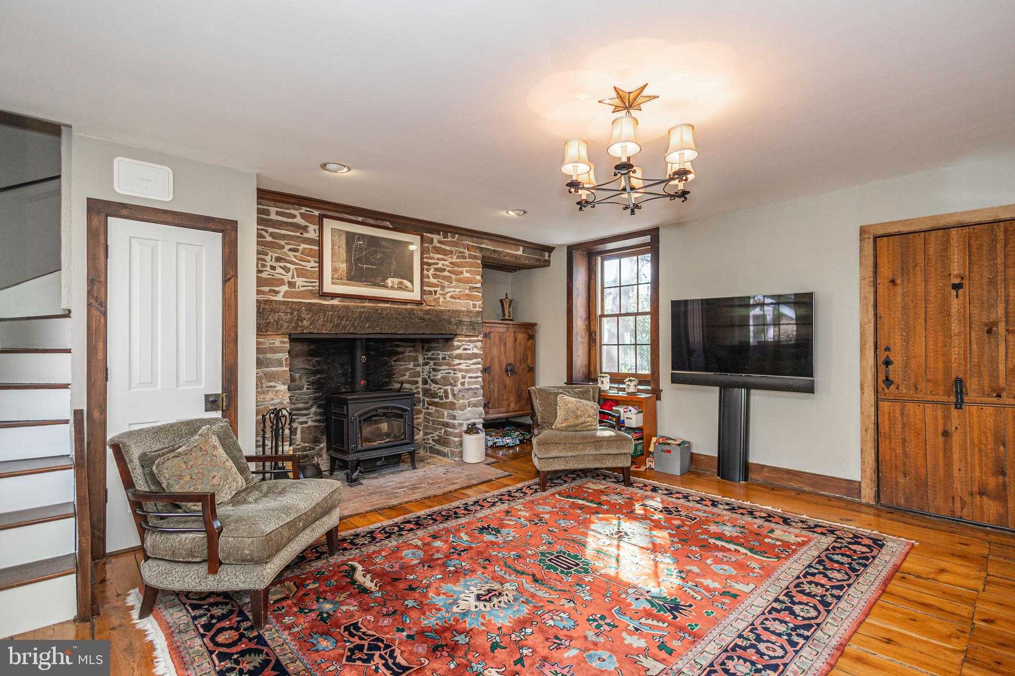 928 Taylorsville Rd photo 17