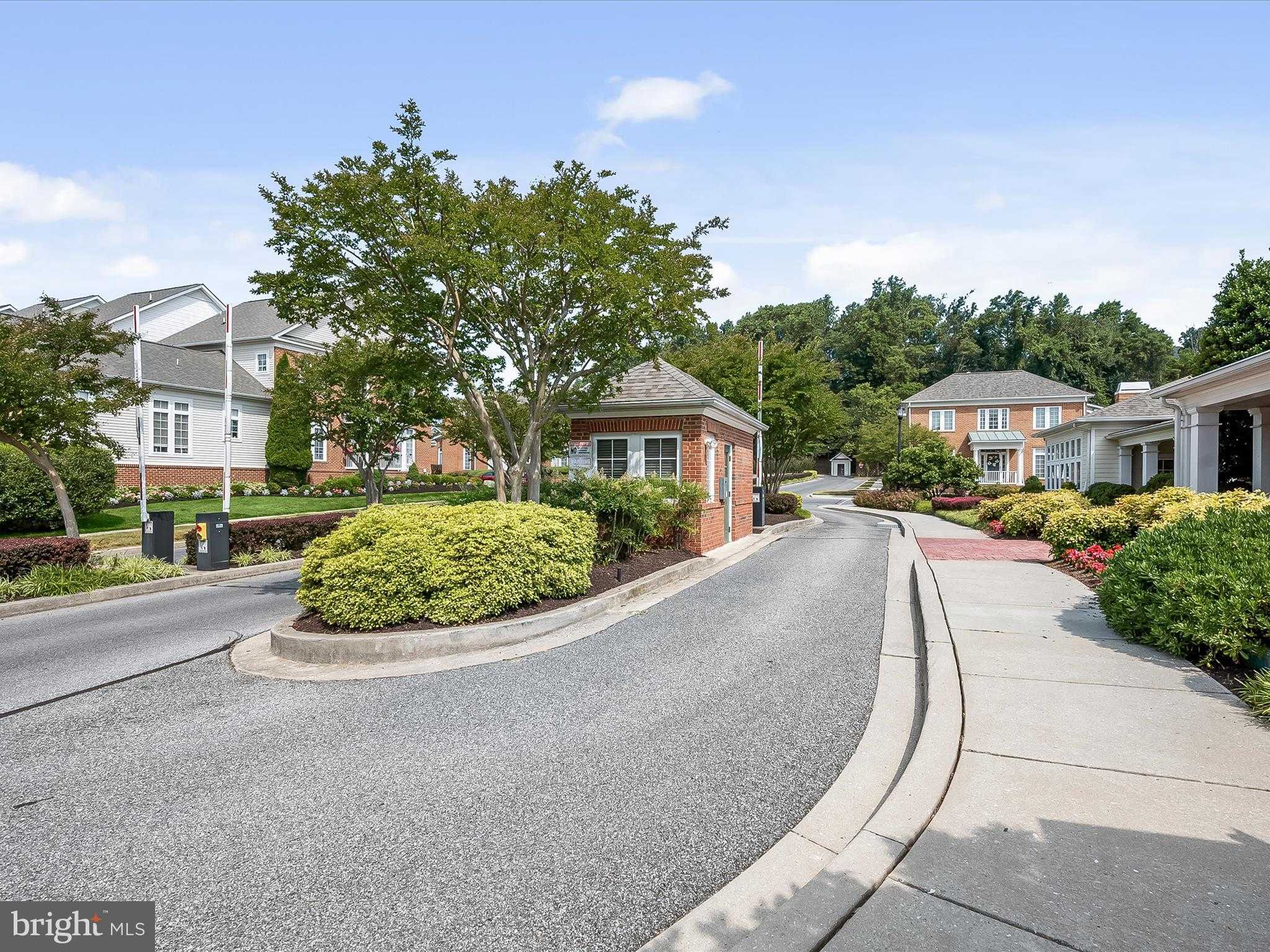 2530 Kensington Gdns Unit 406 photo 36