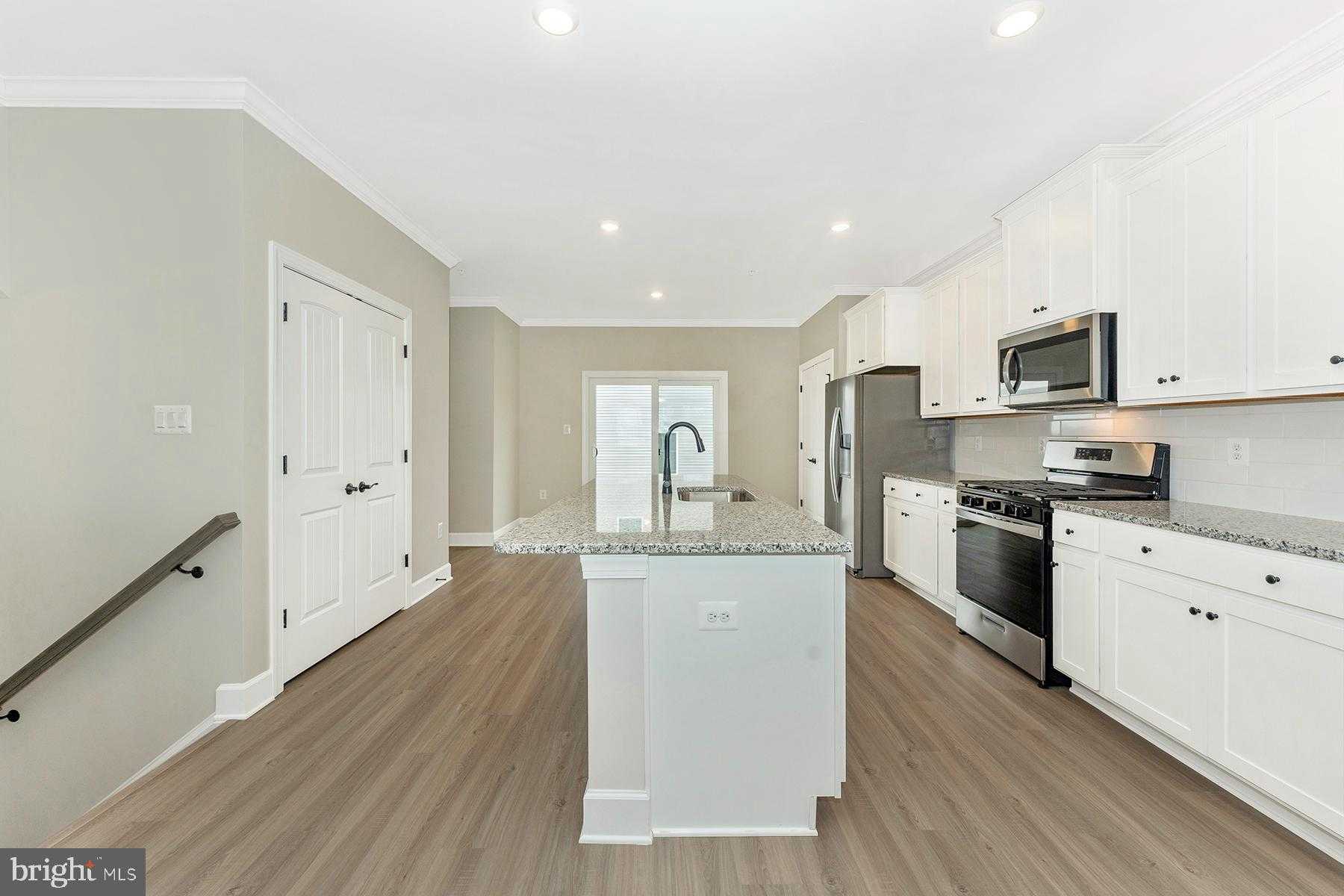 504 Iverson Rd photo 10