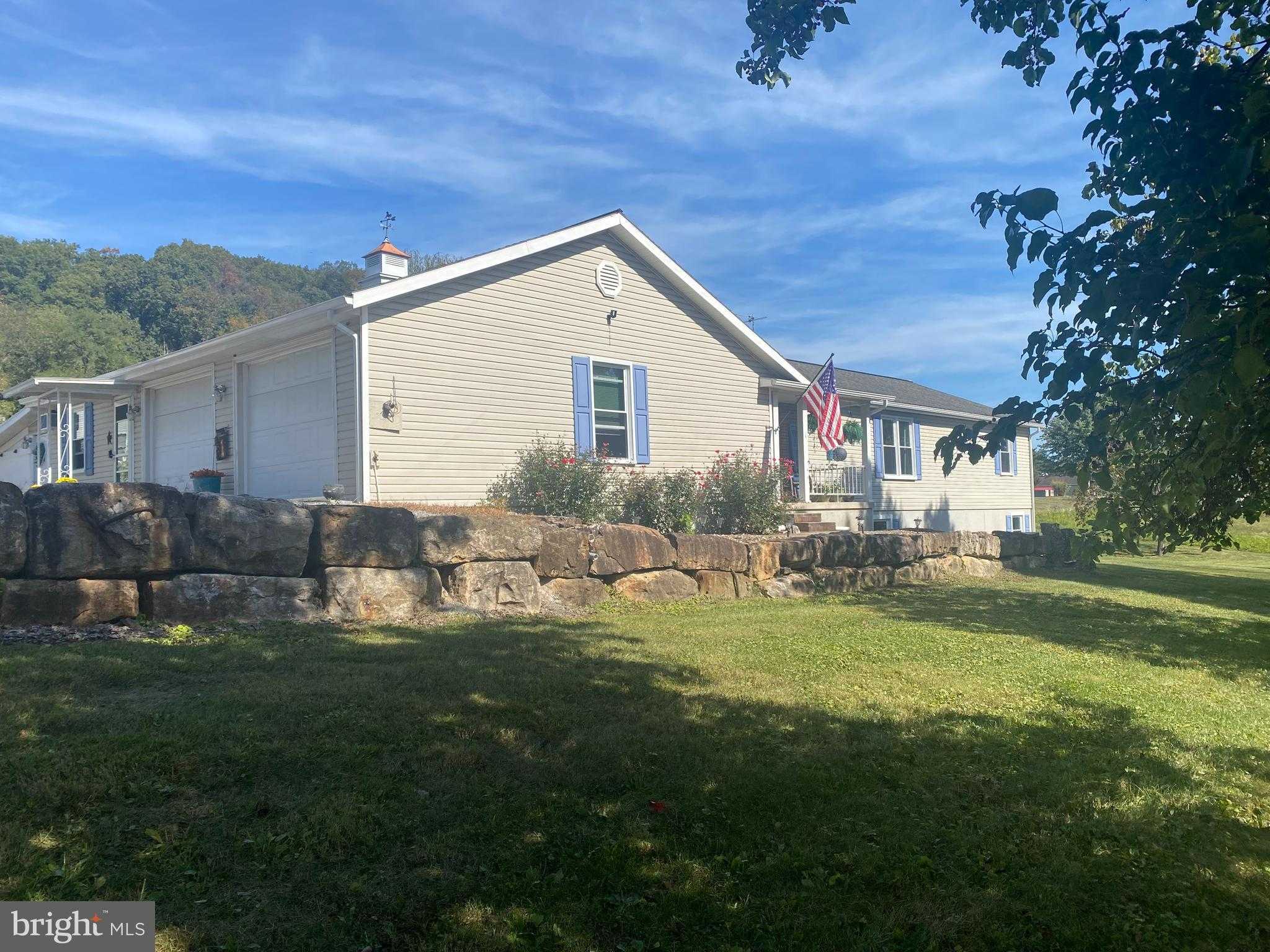 158 Farm Dr, Thompsontown