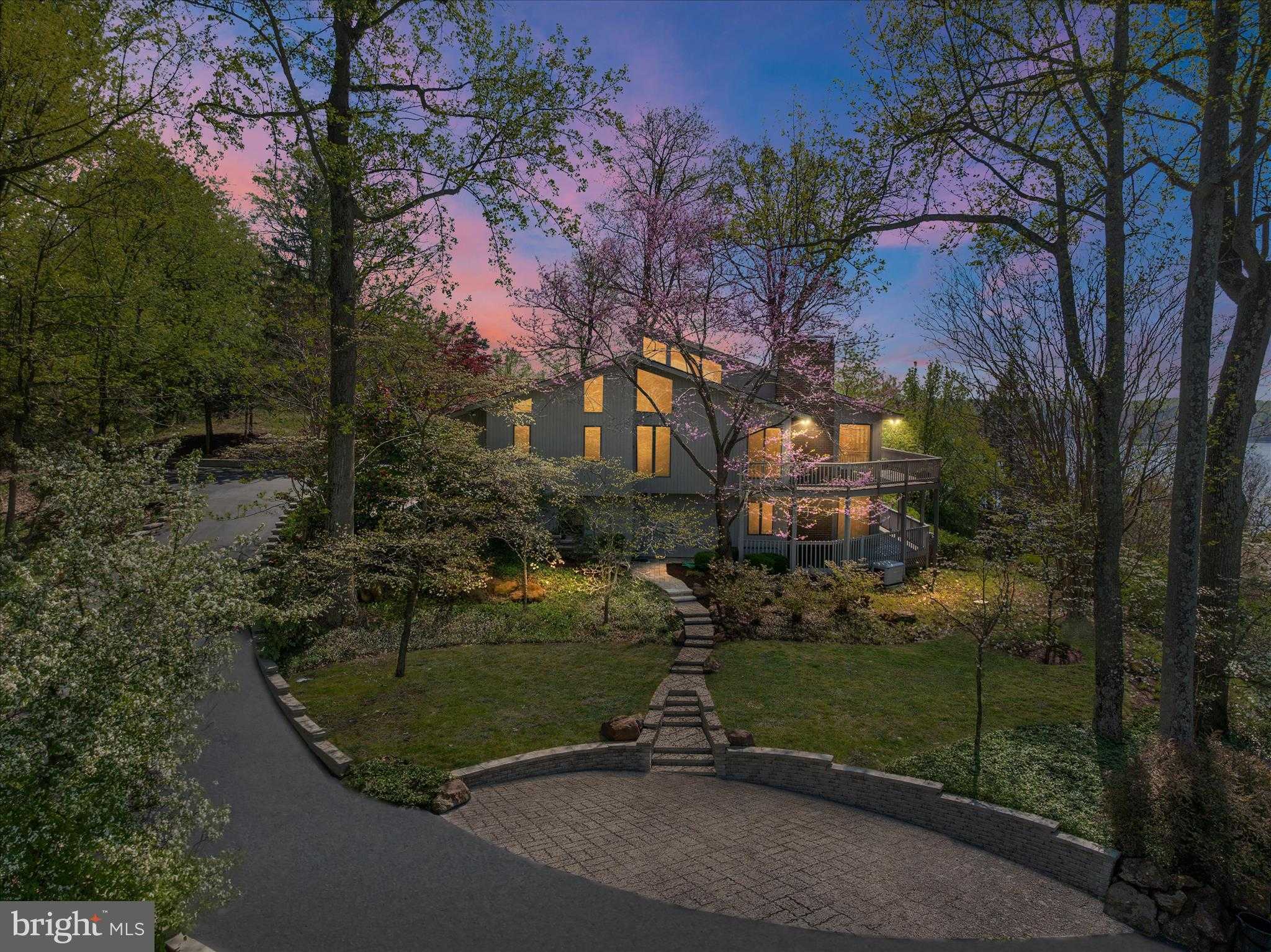 267 Rugby CT photo 1