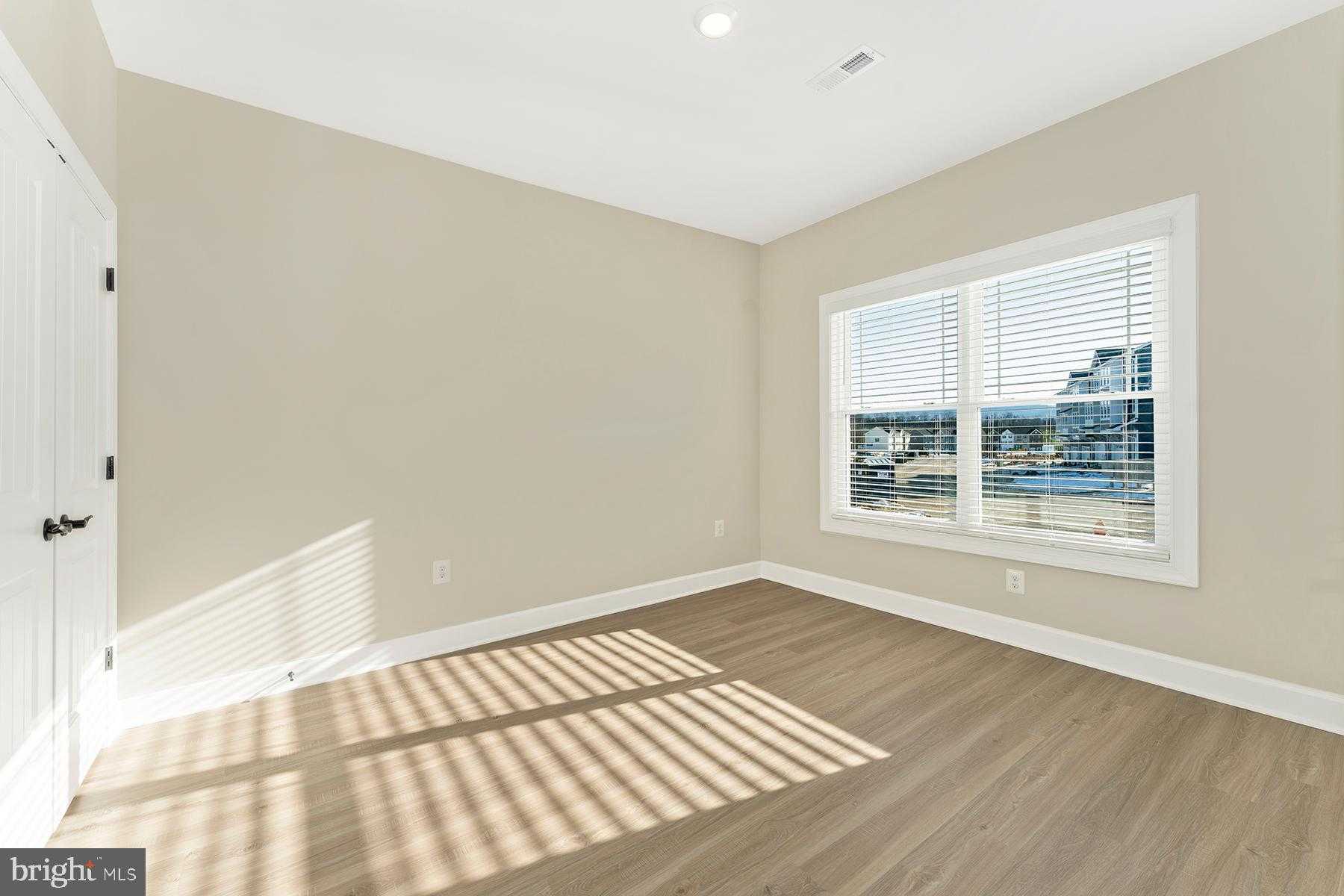 512 Abigail Ave photo 5