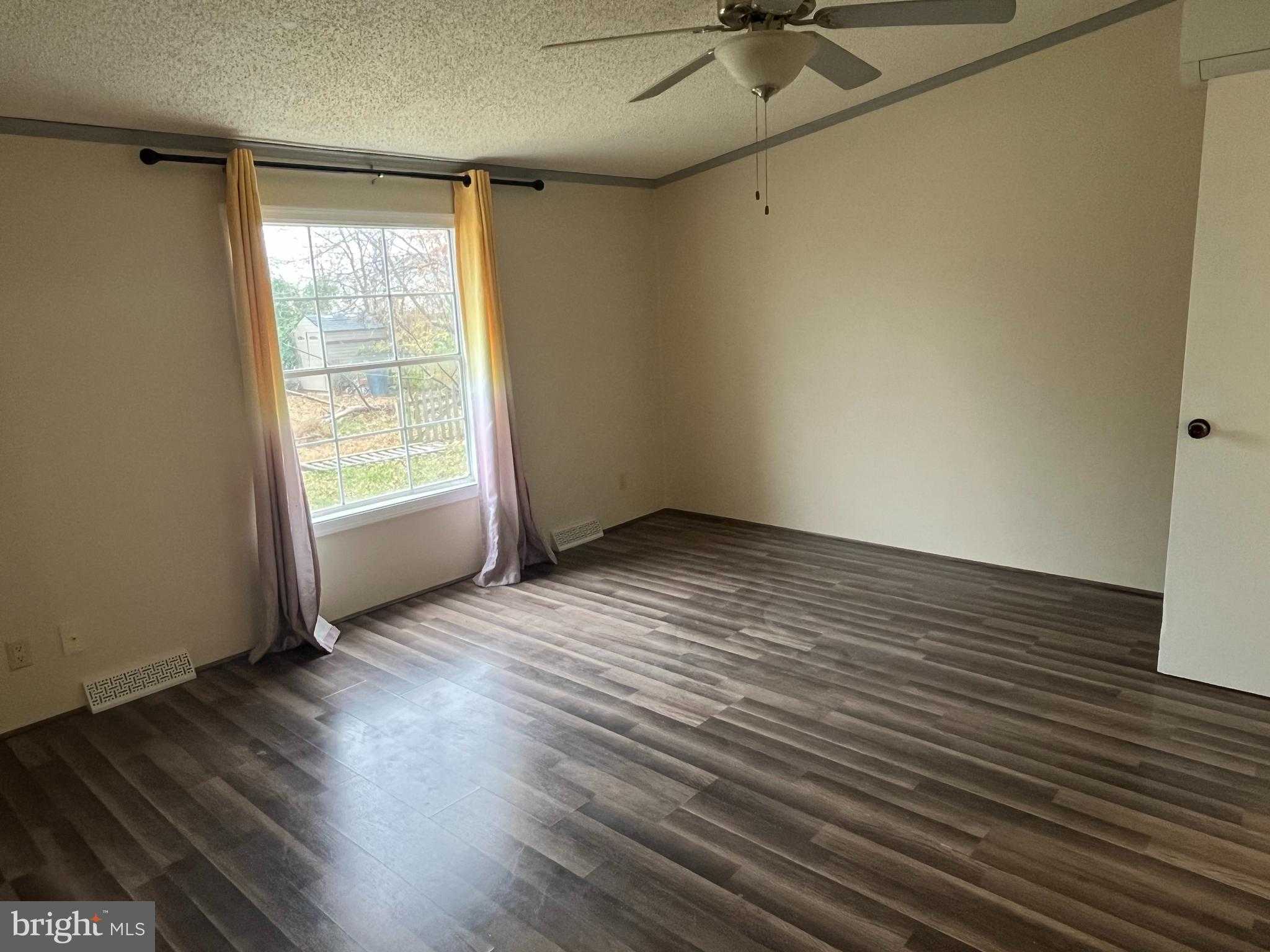 880 Royal Crest Dr photo 12