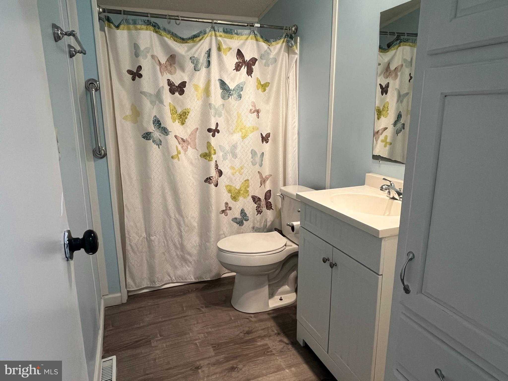 880 Royal Crest Dr photo 17