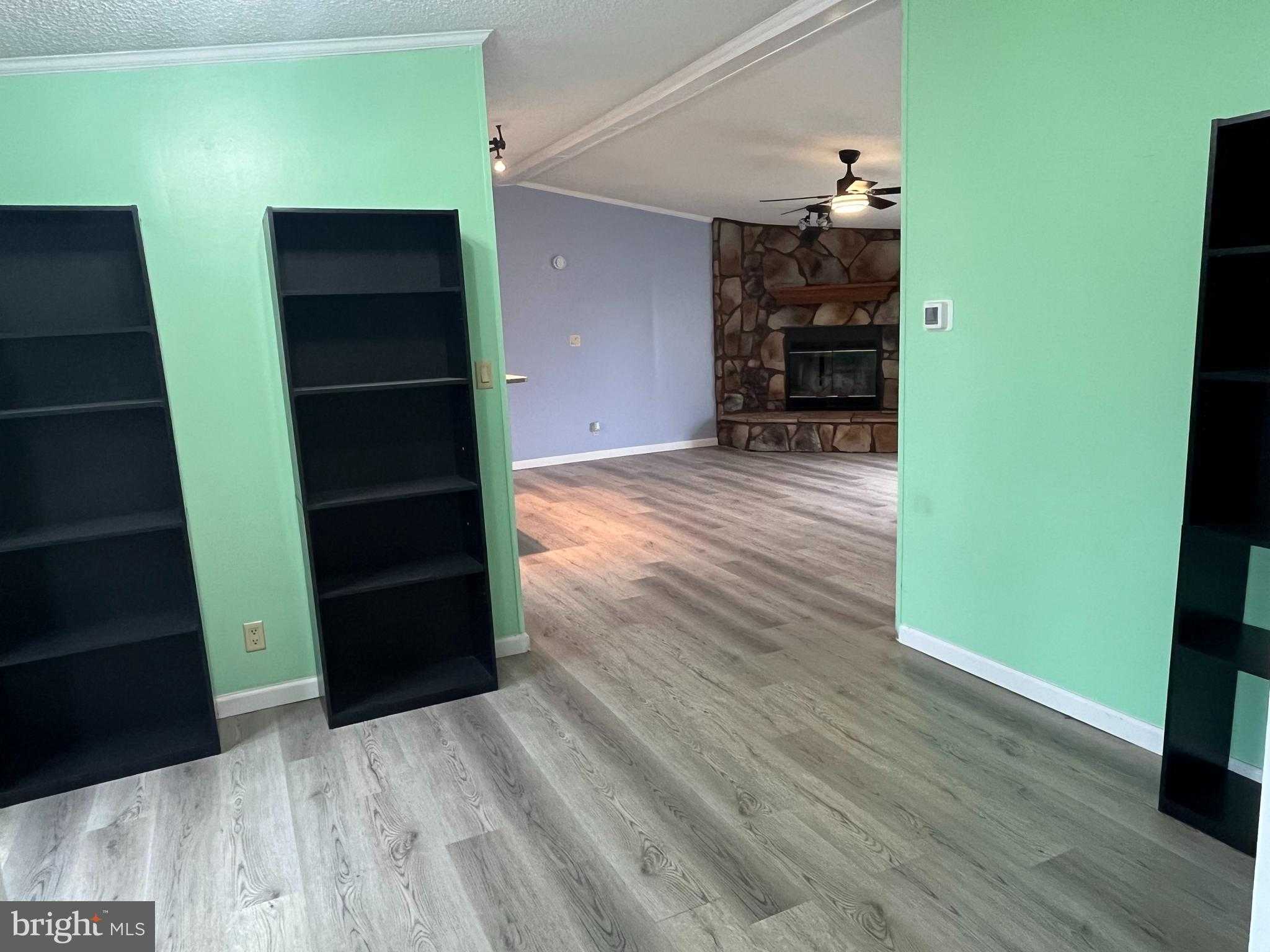 880 Royal Crest Dr photo 5