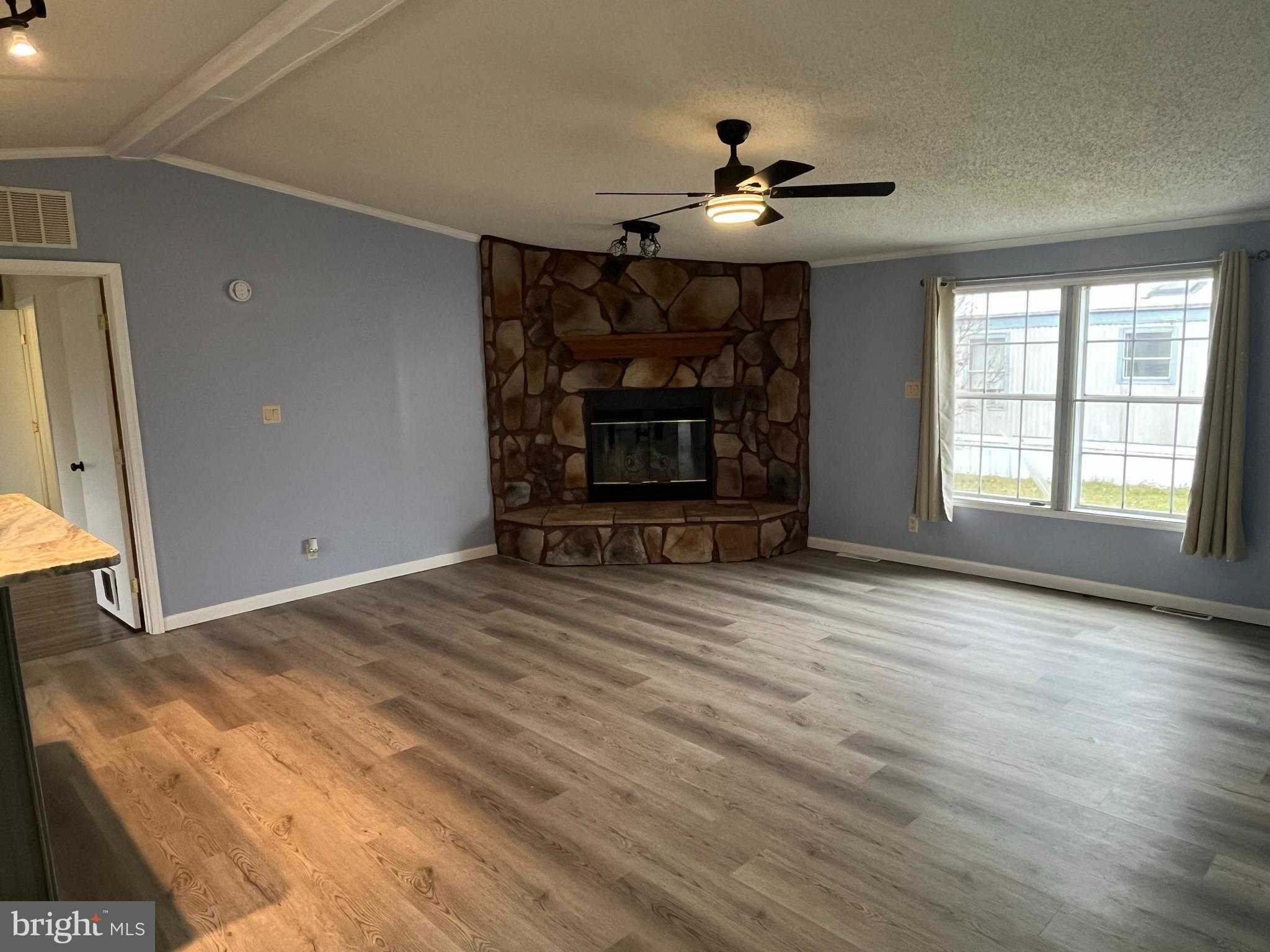 880 Royal Crest Dr photo 9