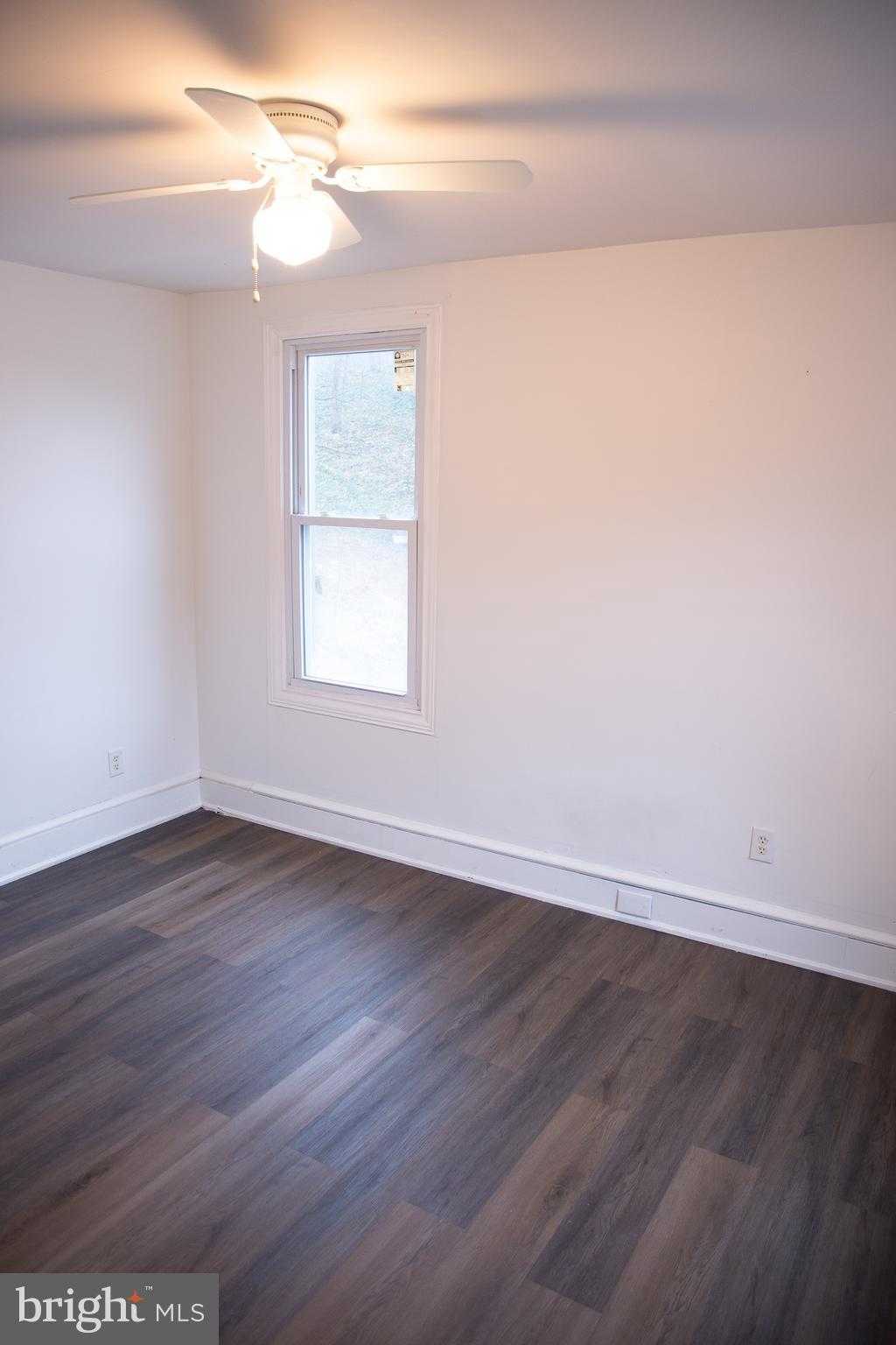 449 Baltimore Ave photo 19