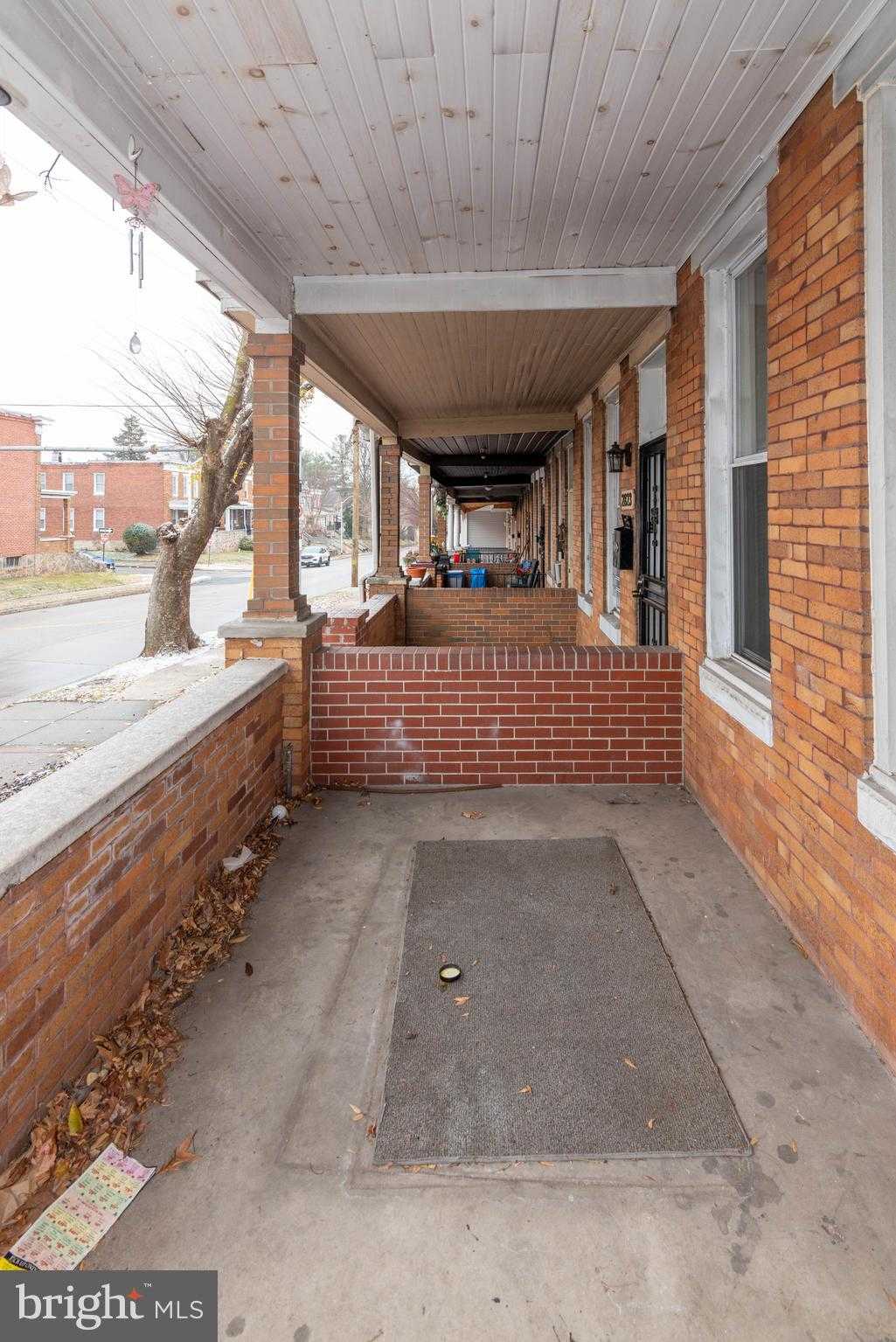 2821 Erdman Ave photo 2