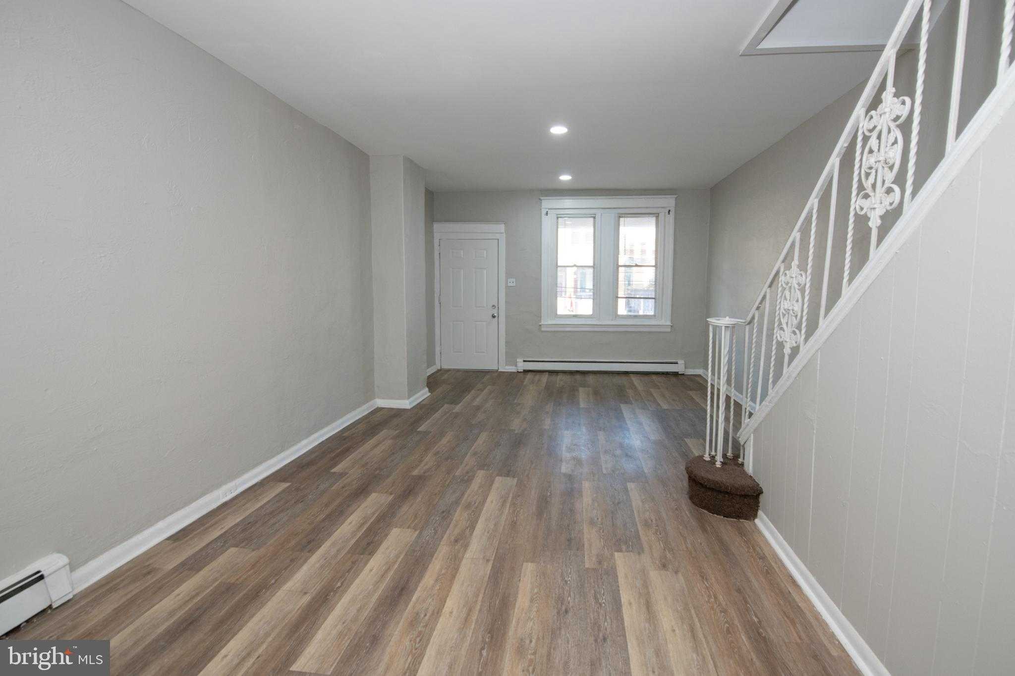 2047 Albright St photo 4