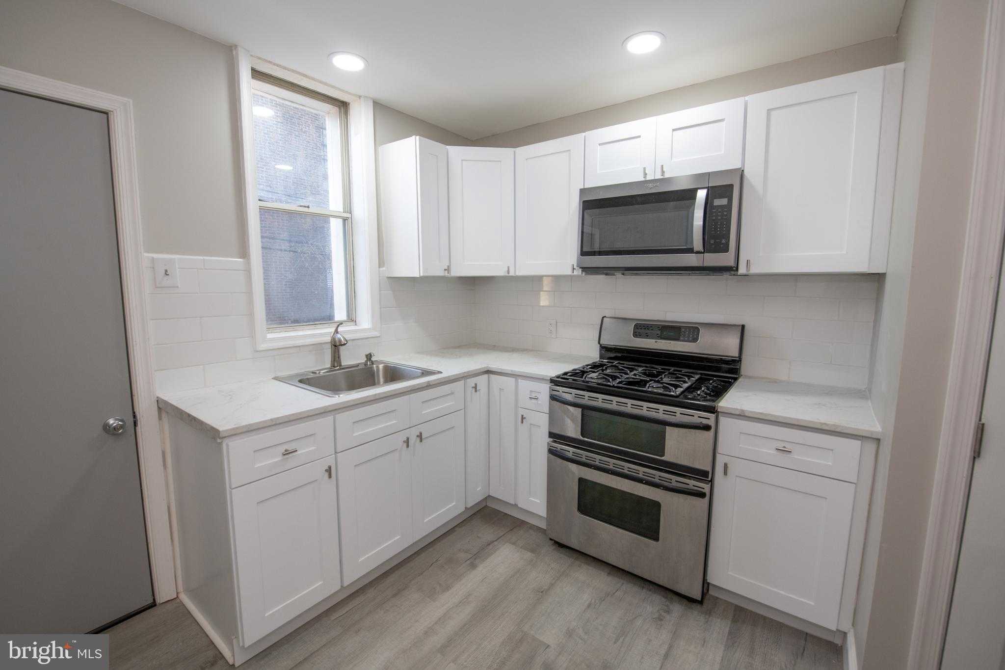 2047 Albright St photo 5