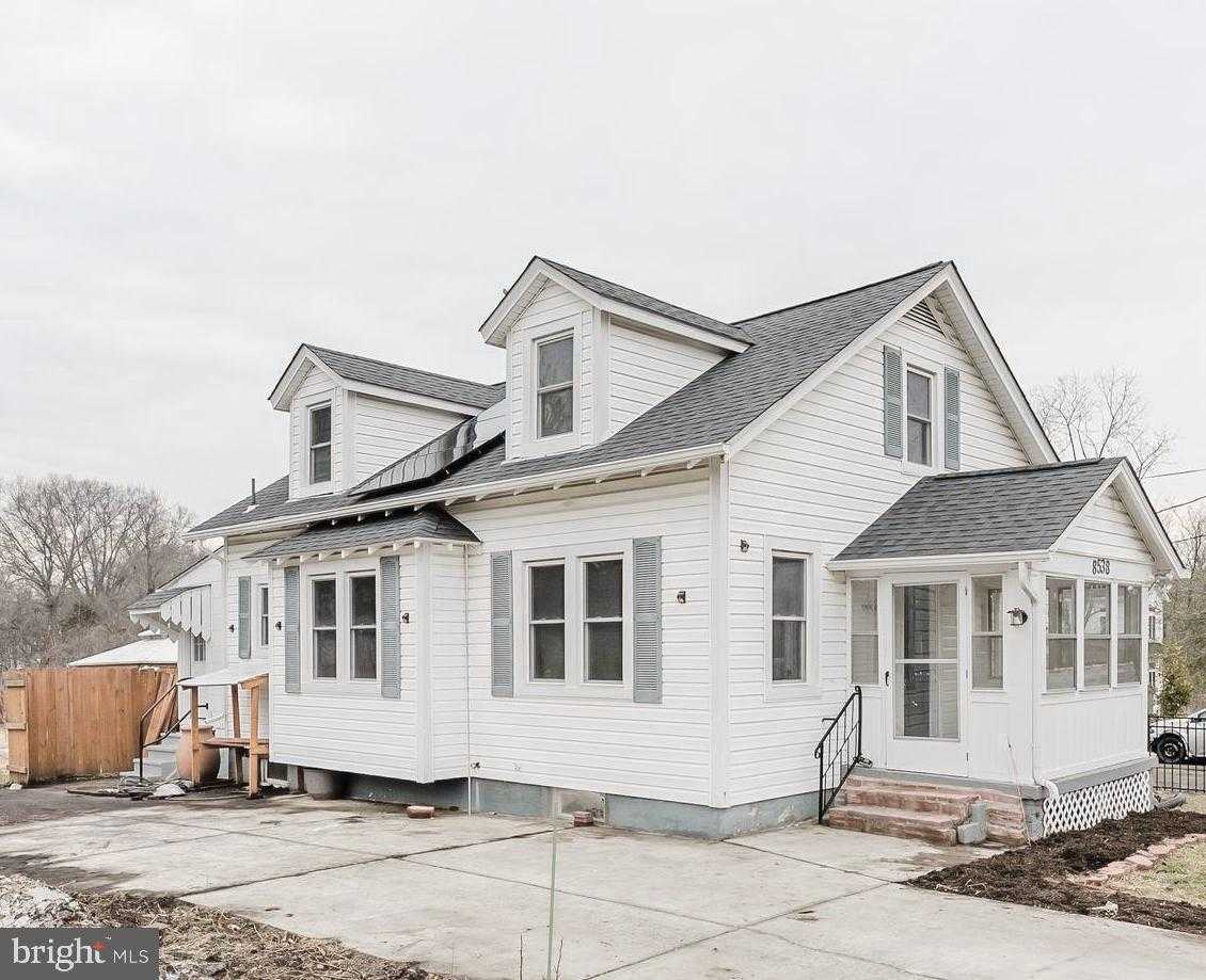 8538 Woodlawn CT
