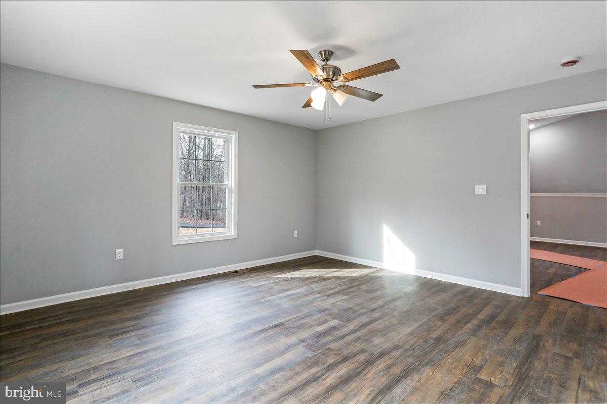 1200 Old Oak Ln photo 17