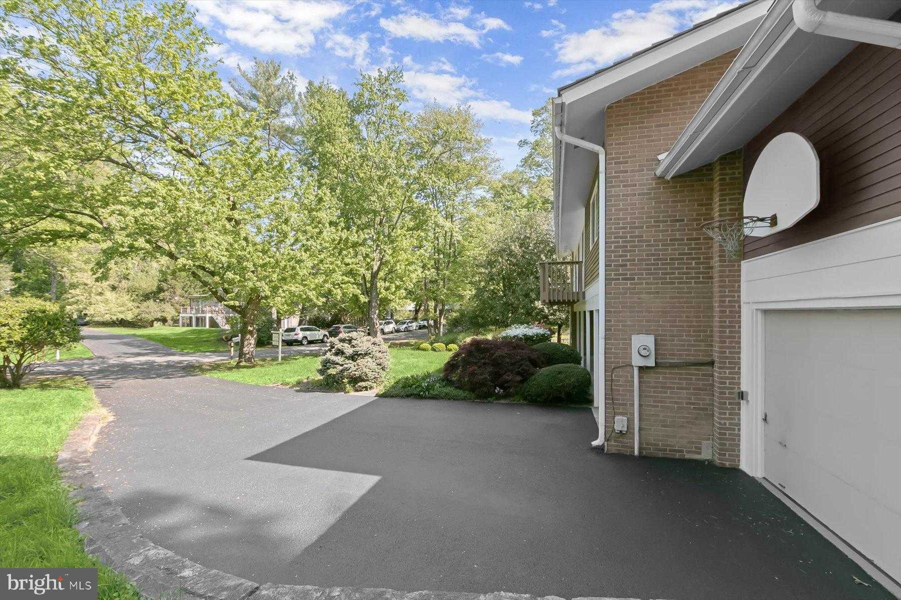 8210 Stone Trail Dr photo 31