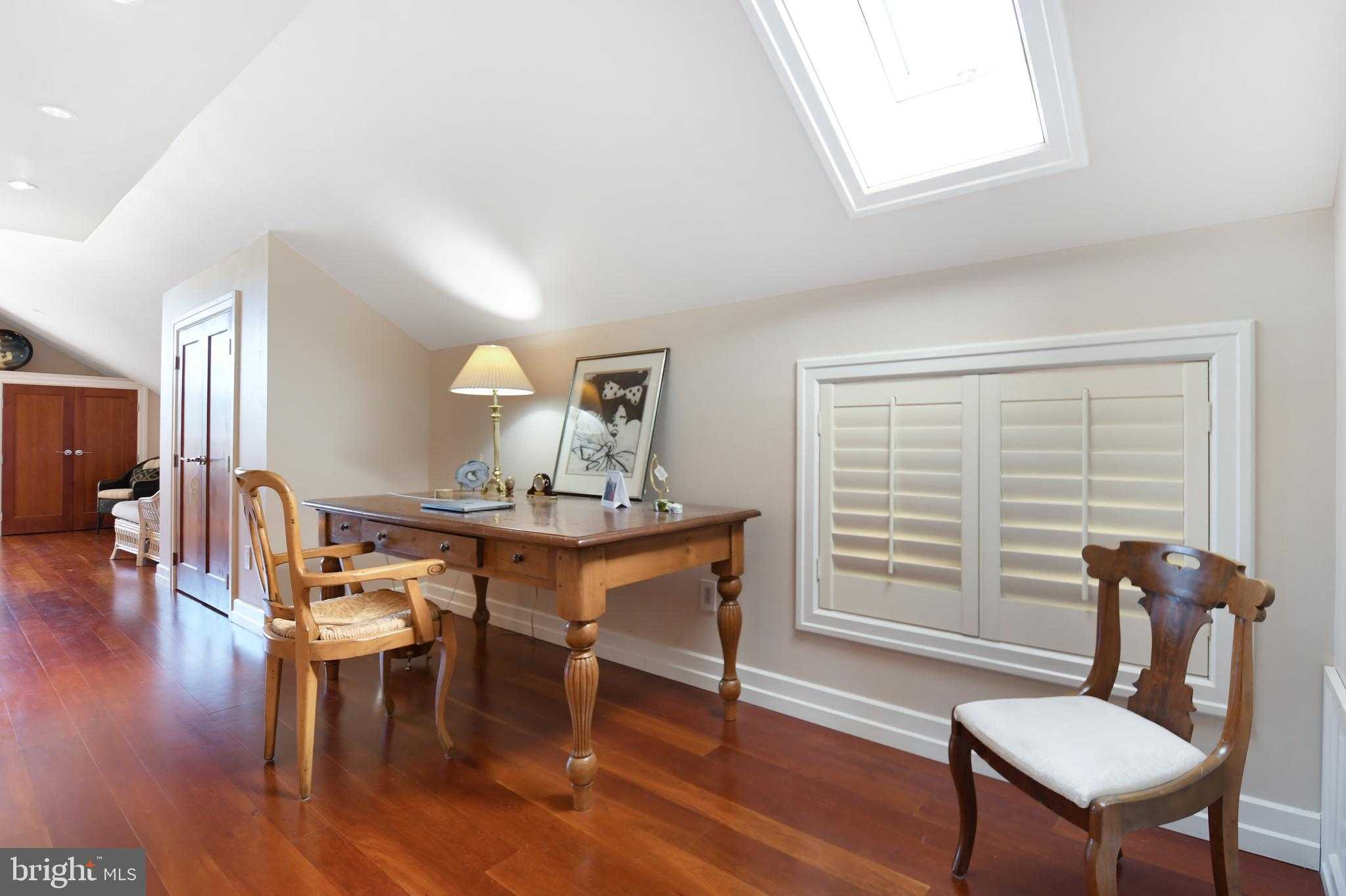 1402 Thurston Rd photo 35