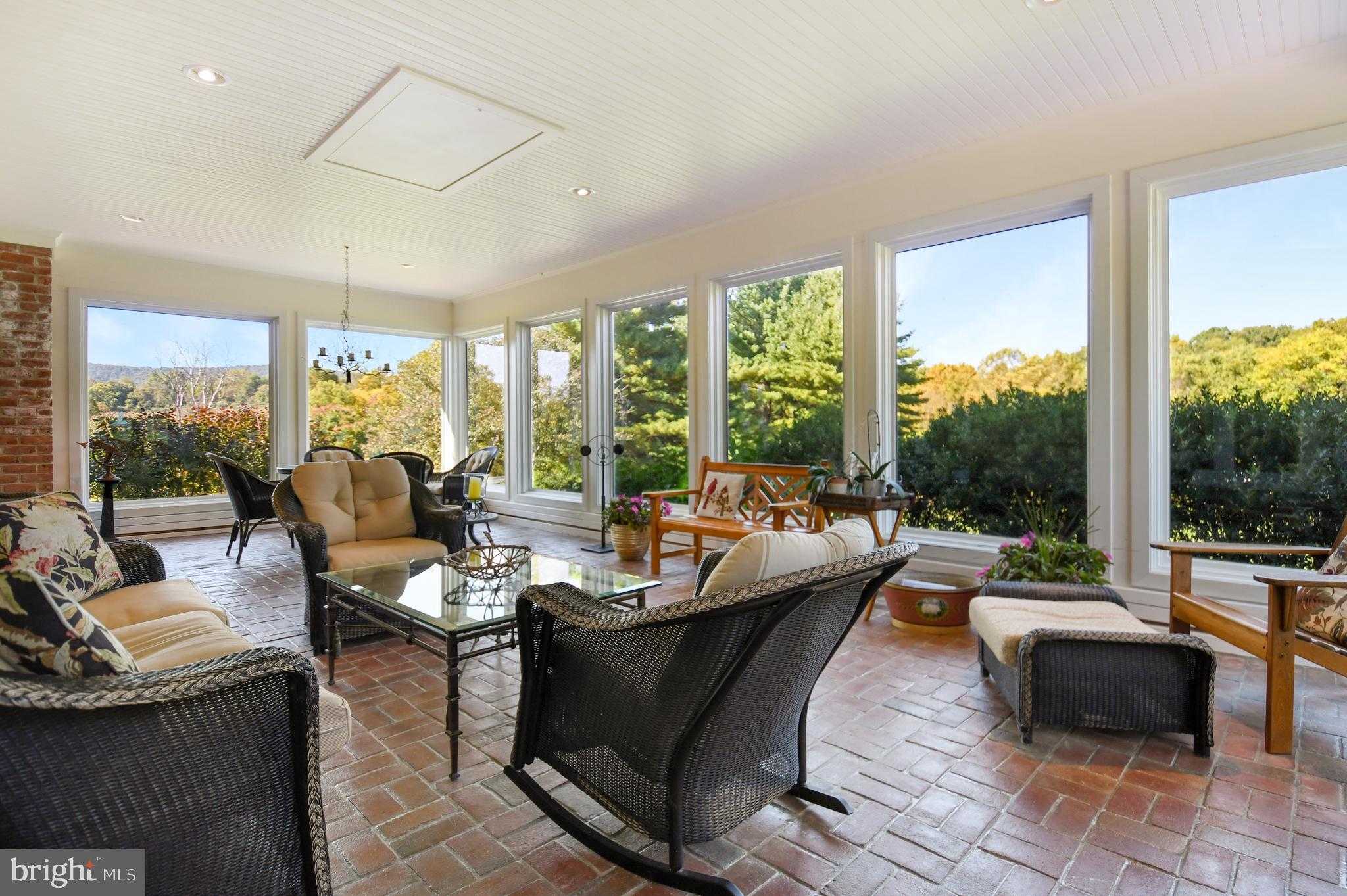 1402 Thurston Rd photo 41