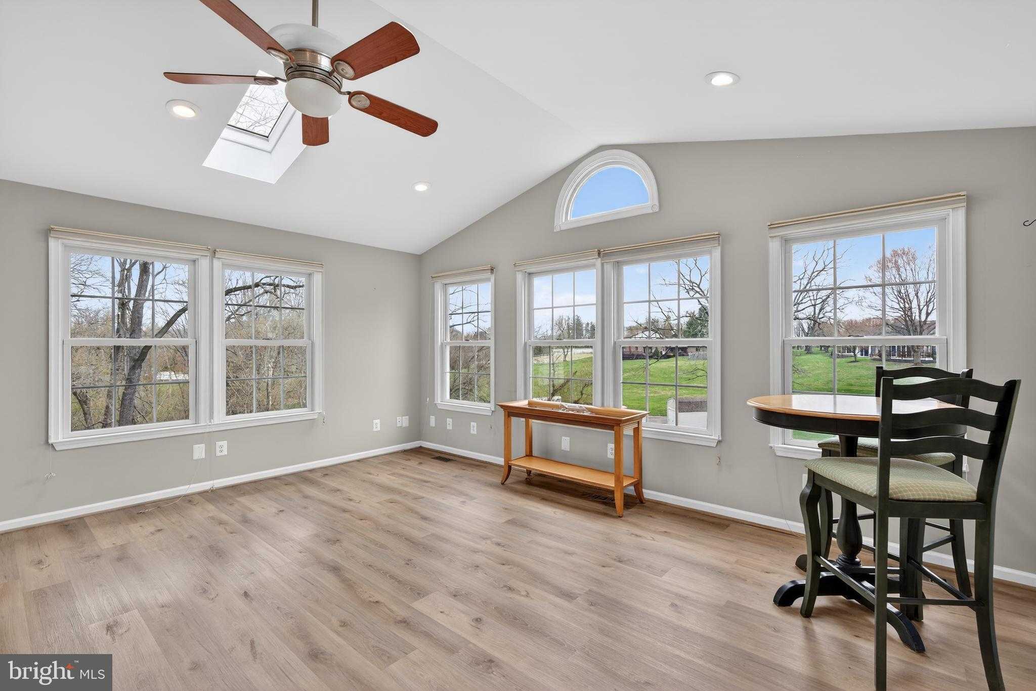 1115 Stromko Dr photo 7