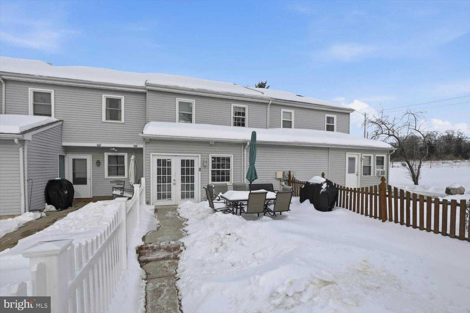 200 Hughes Ave photo 34