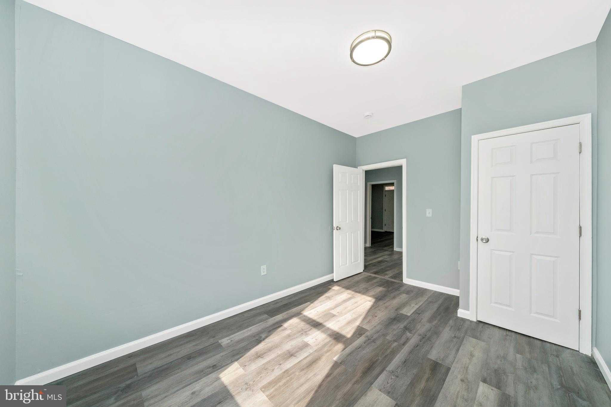 2318 W Lanvale St photo 20
