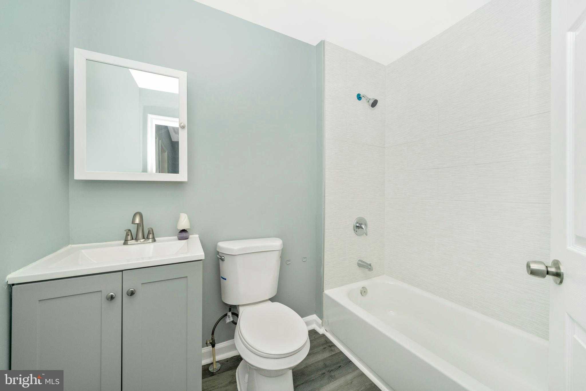 2318 W Lanvale St photo 21