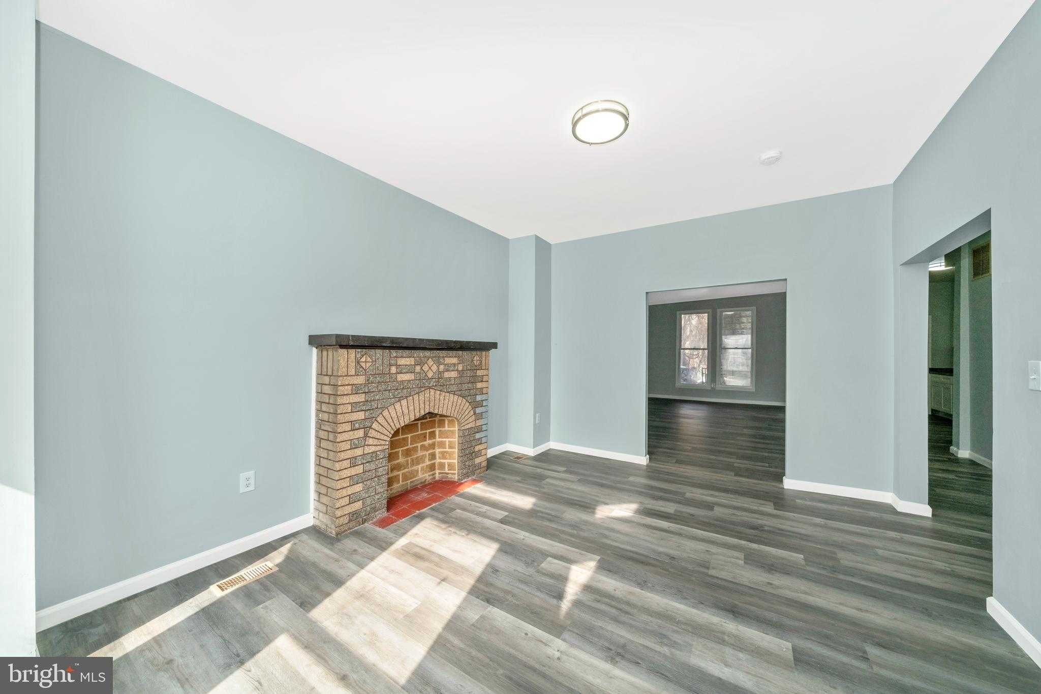 2318 W Lanvale St photo 3