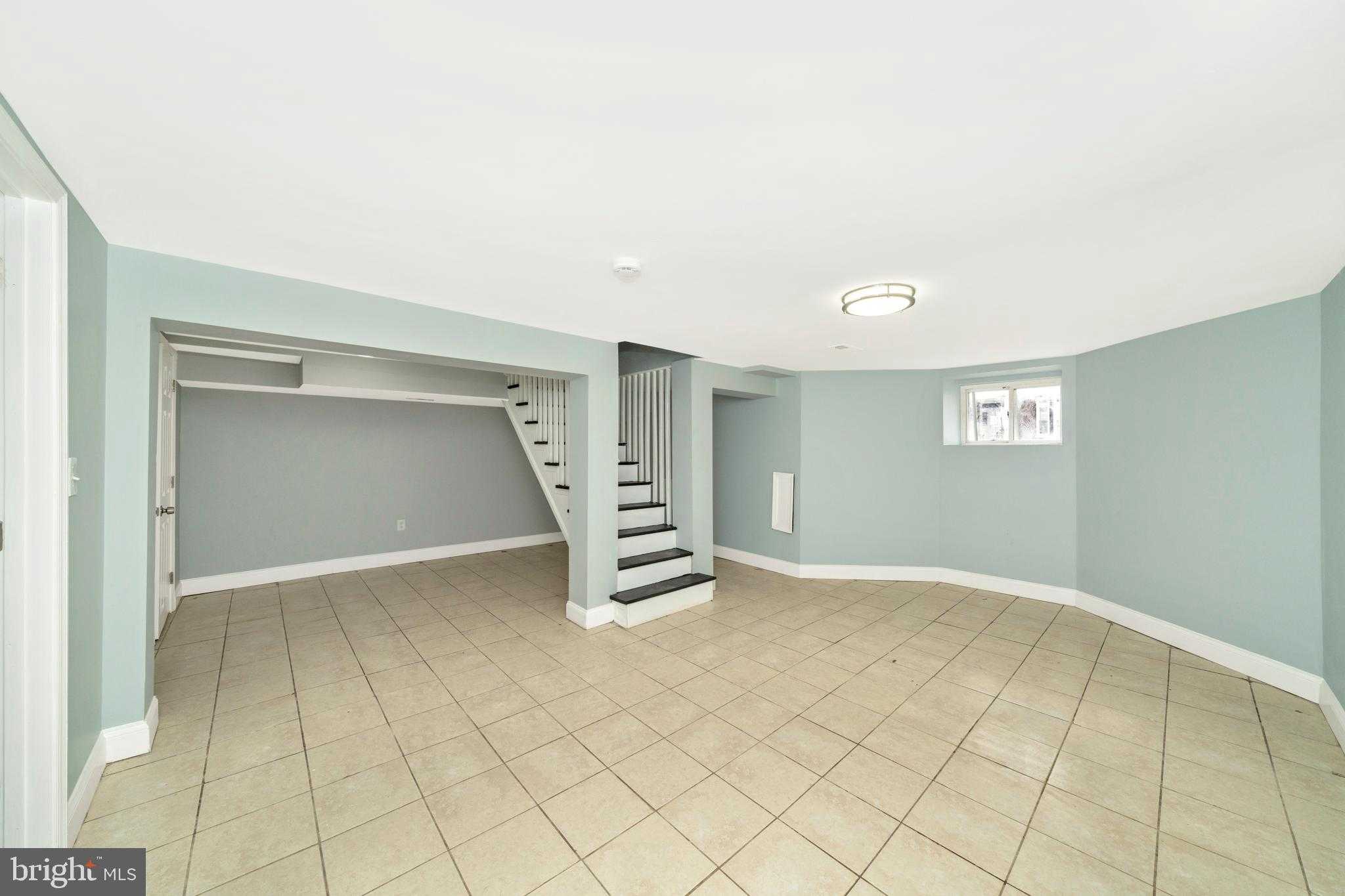 2318 W Lanvale St photo 33