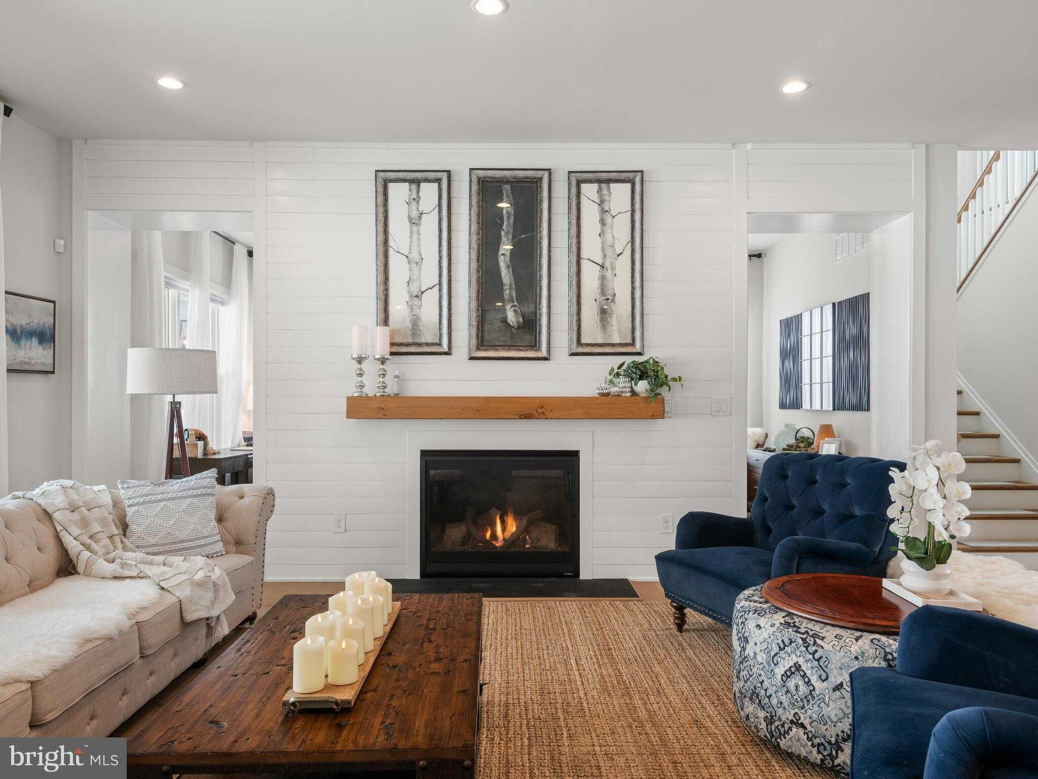 2617 Hawthorn Dr photo 3