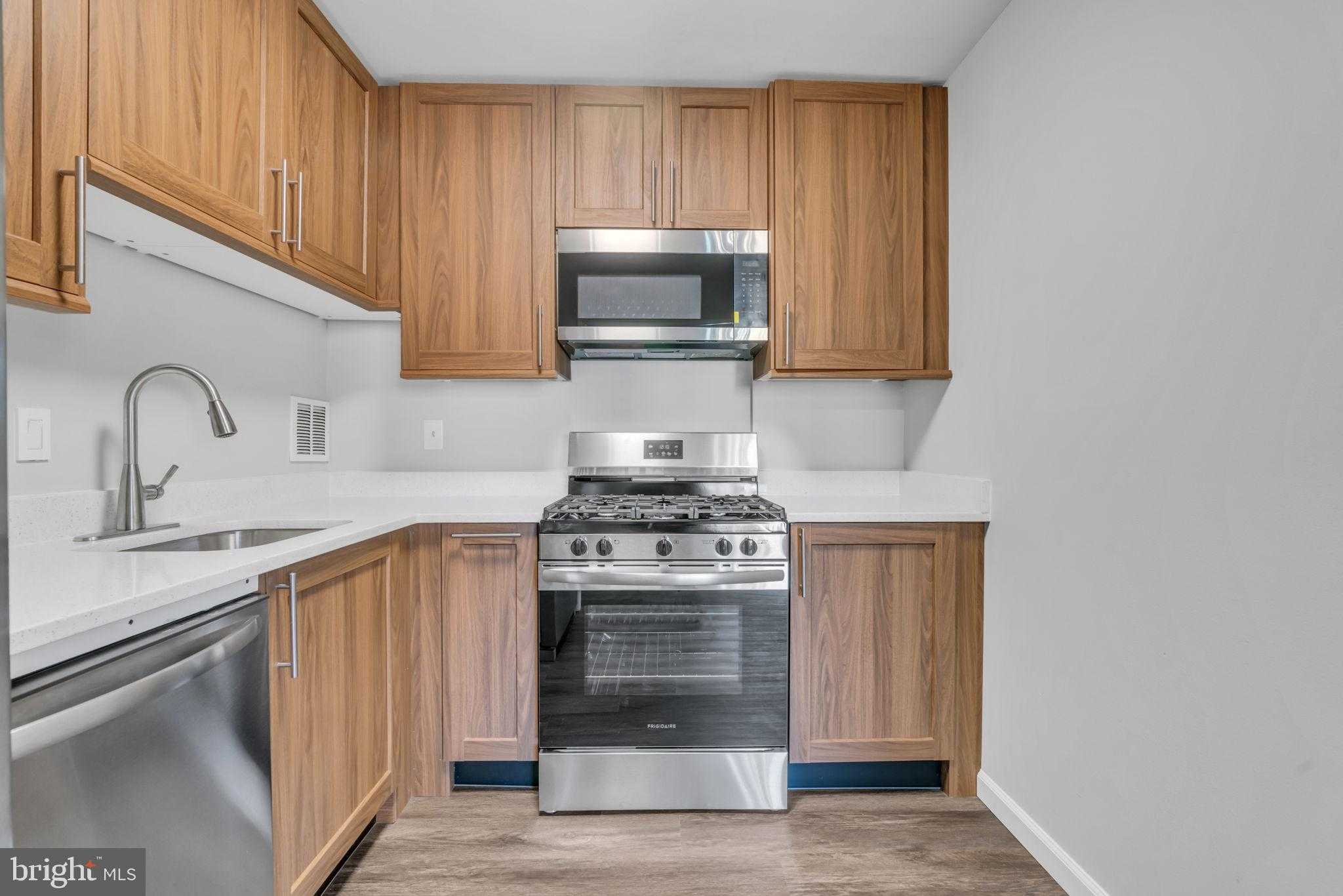 6141 Leesburg Pike Apt 504 photo 14