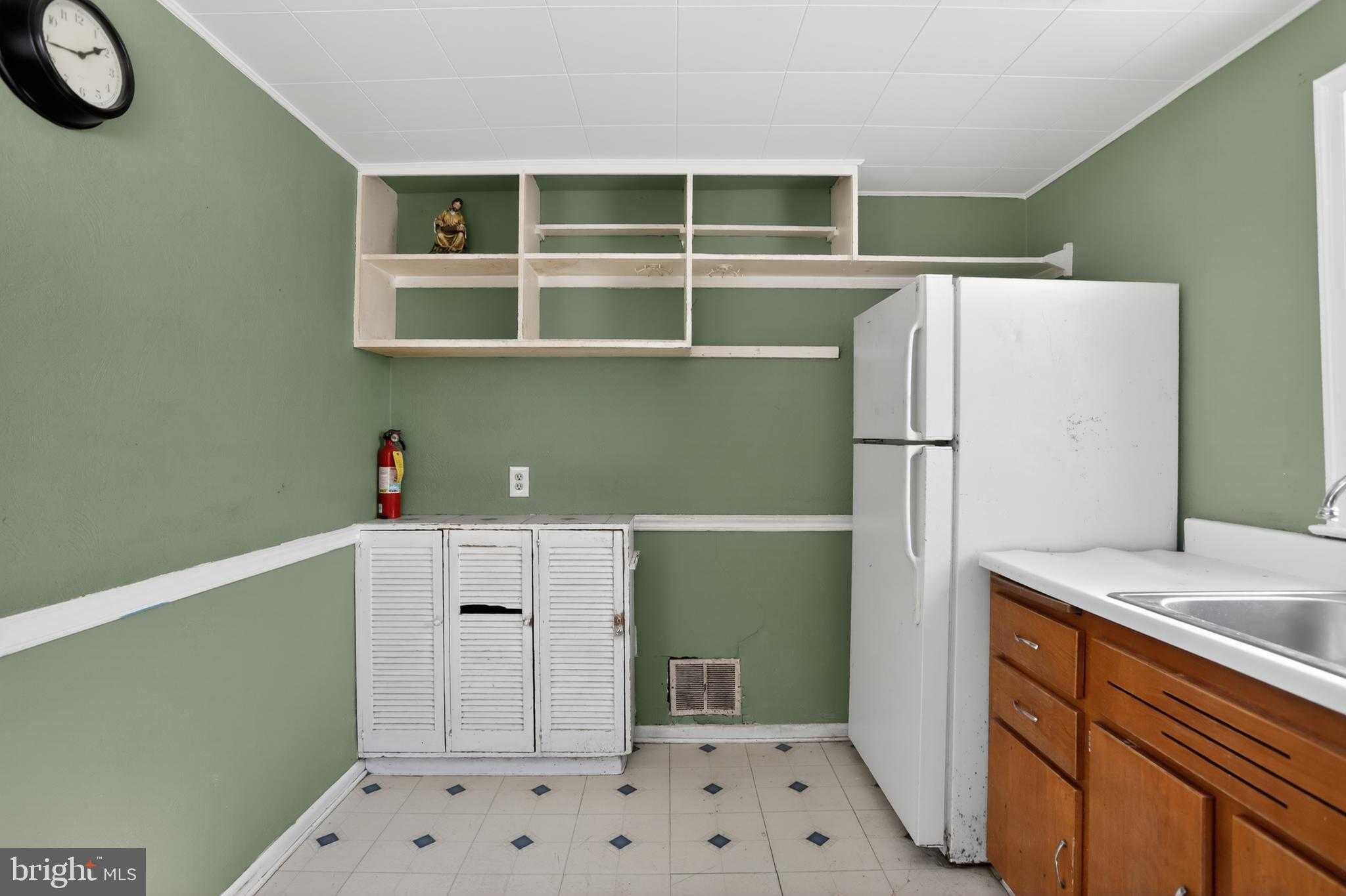 1825 Dutton Mill Rd photo 17