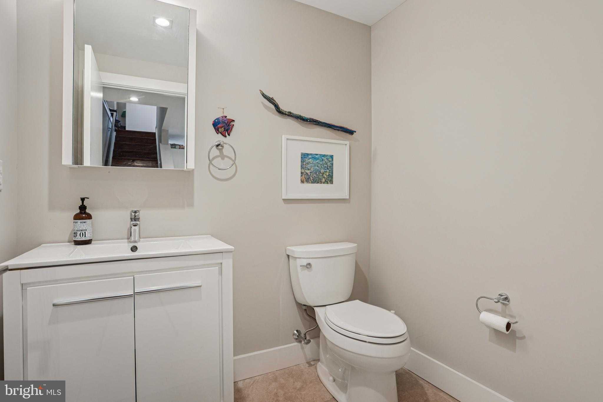 2567 E Thompson St photo 35