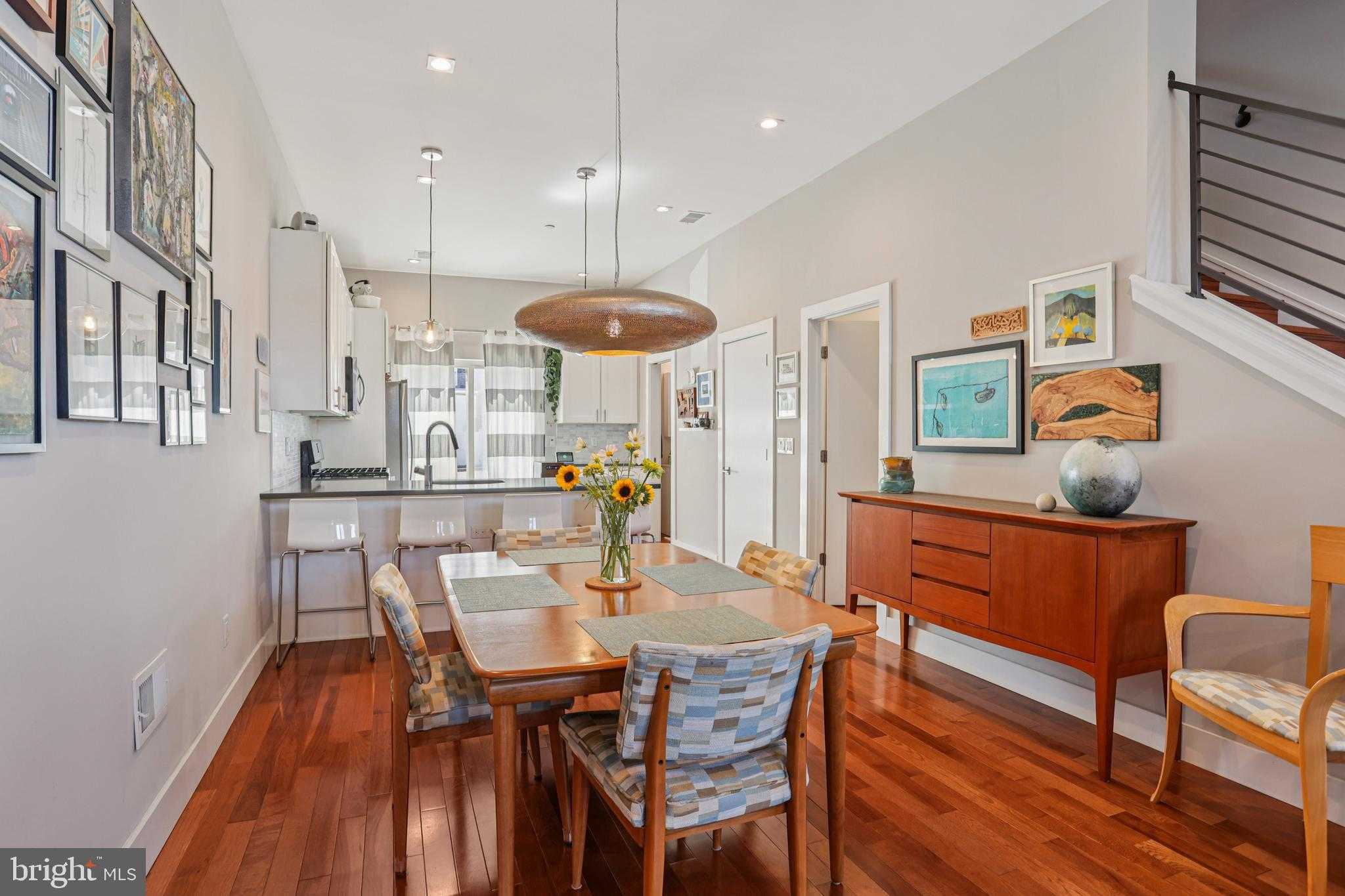 2567 E Thompson St photo 6