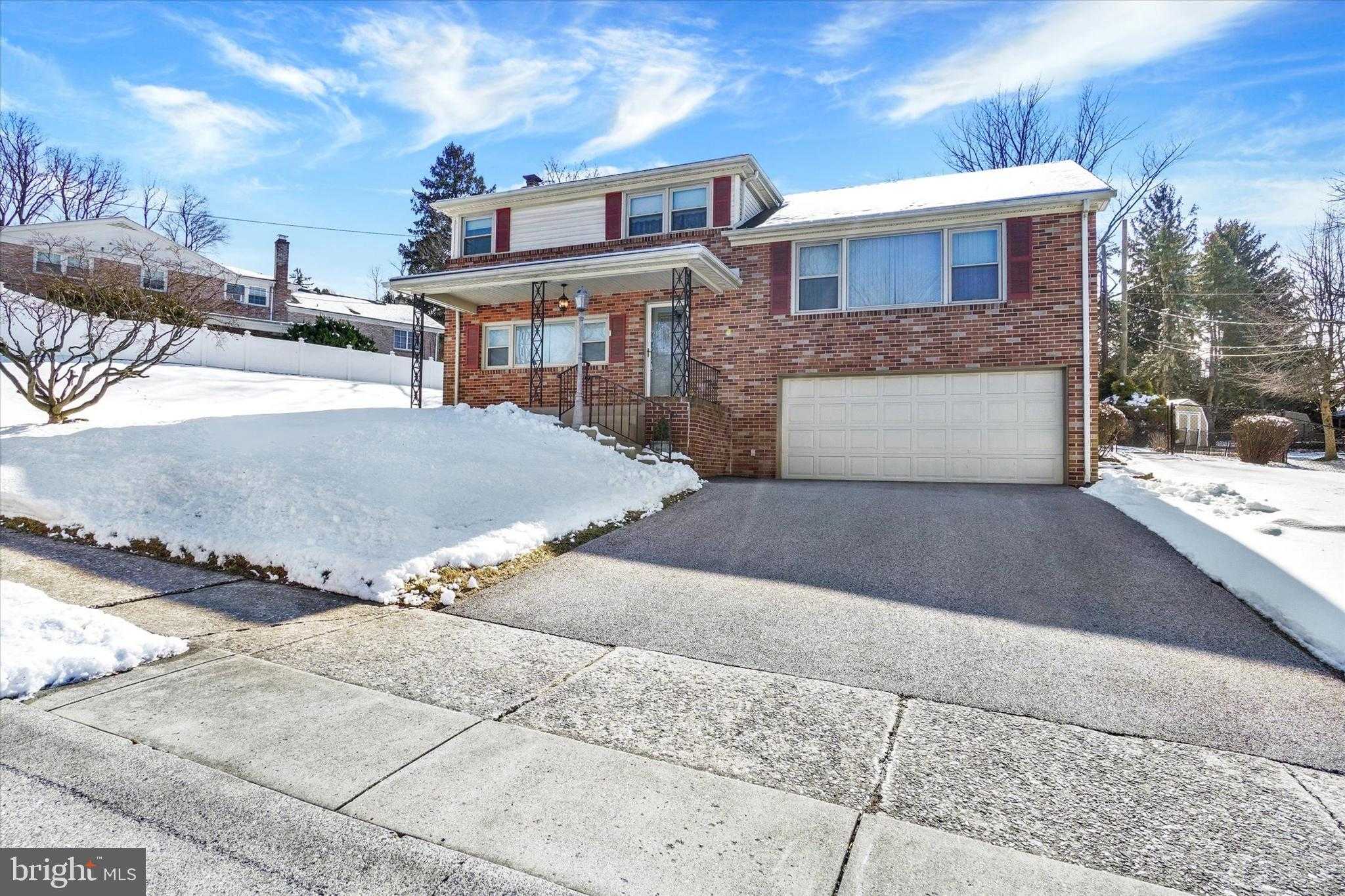 2670 Raleigh Dr photo 2