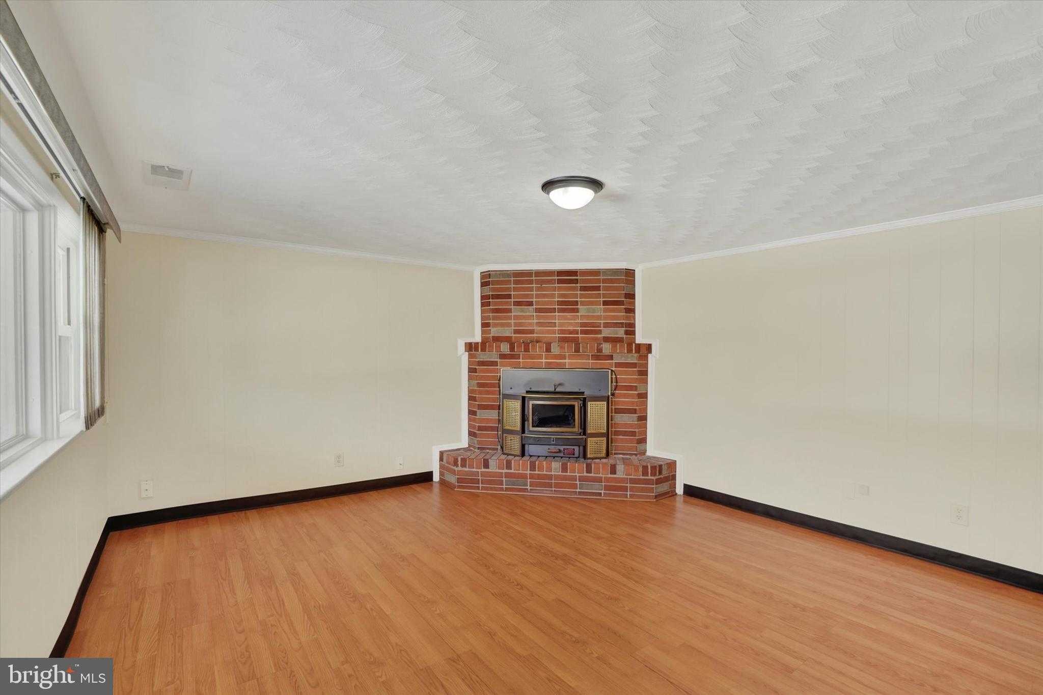 2670 Raleigh Dr photo 4