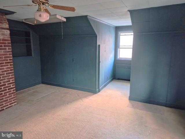 305 Montrose St photo 23