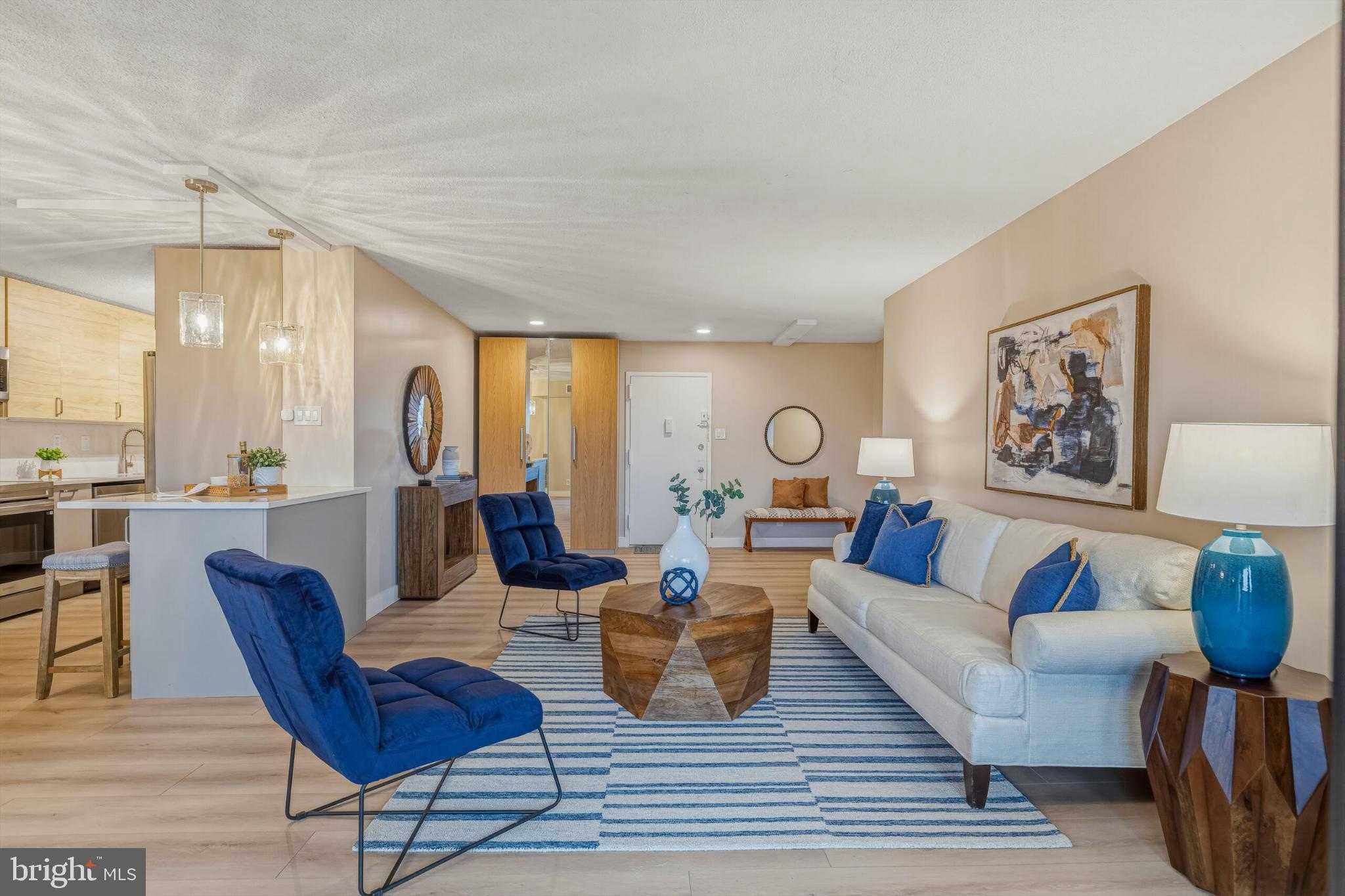 309 Yoakum Pkwy Apt 1003 photo 14