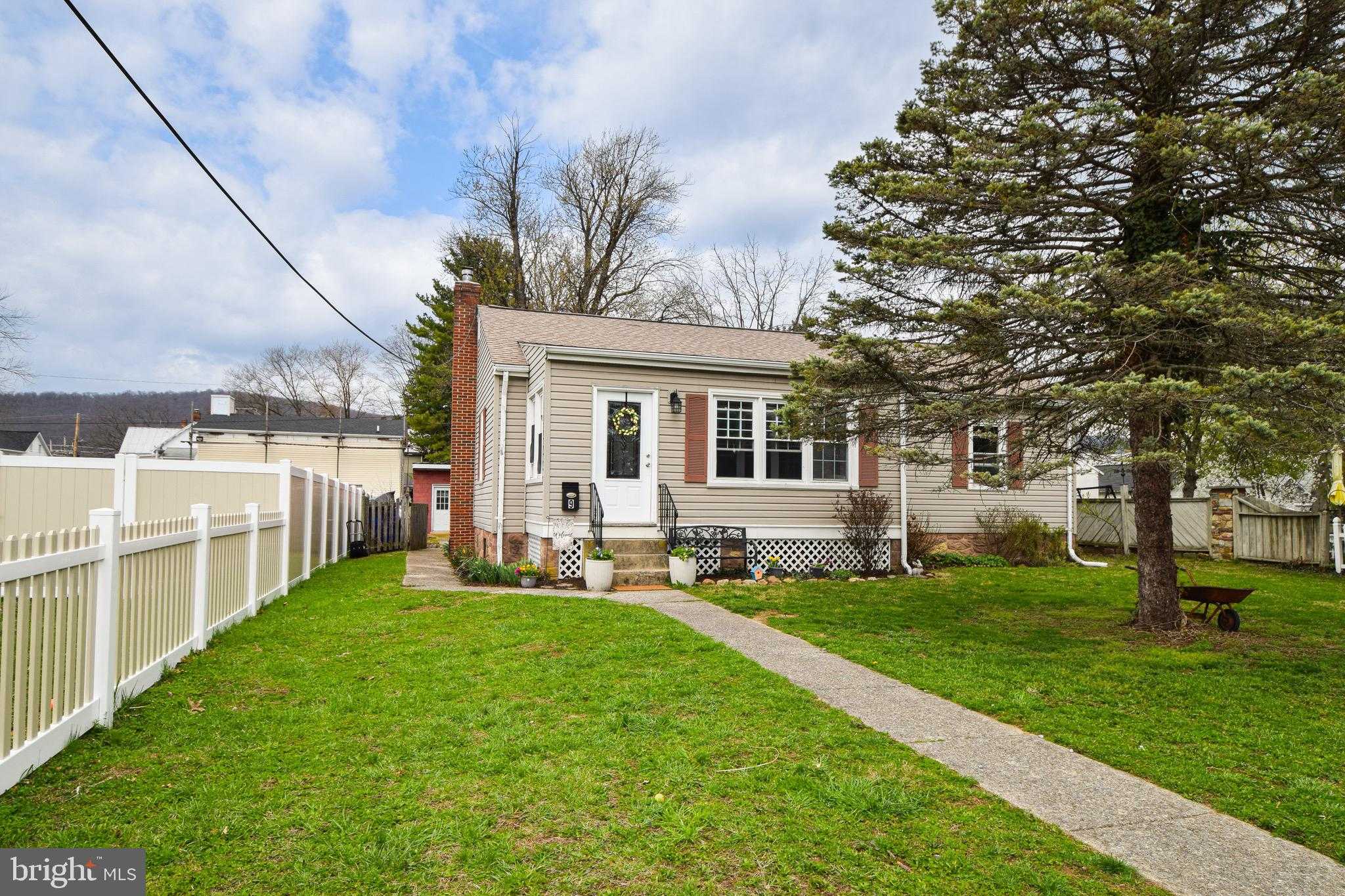 9 Lombard St, Thurmont